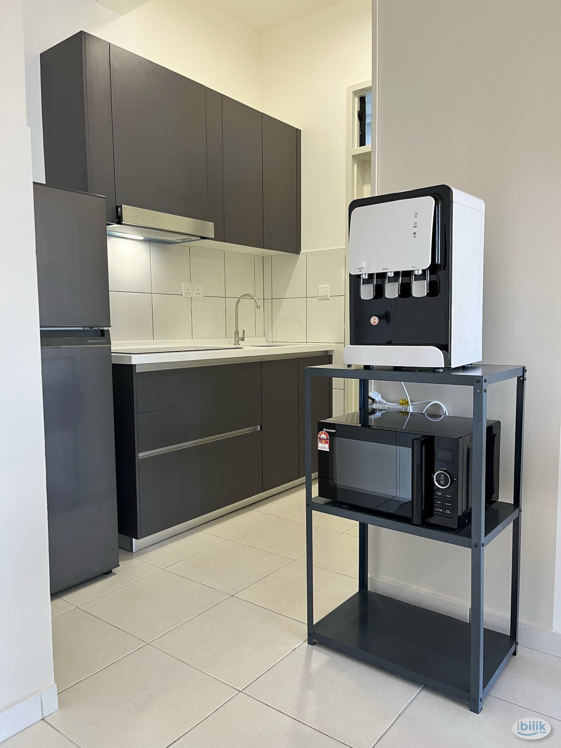 Middle Room | Meta Residence| 300 metres to MRT Putra Permai - Image 3