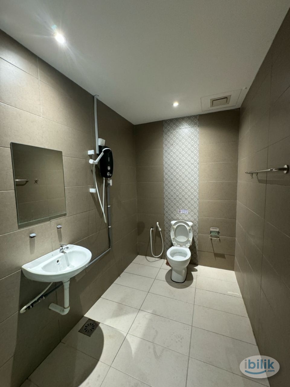 IMMEDIATELY MOVE IN 🔥 | 5 MINS WALK TO LRT MASJID JAMEK 🚆👣 - Image 3