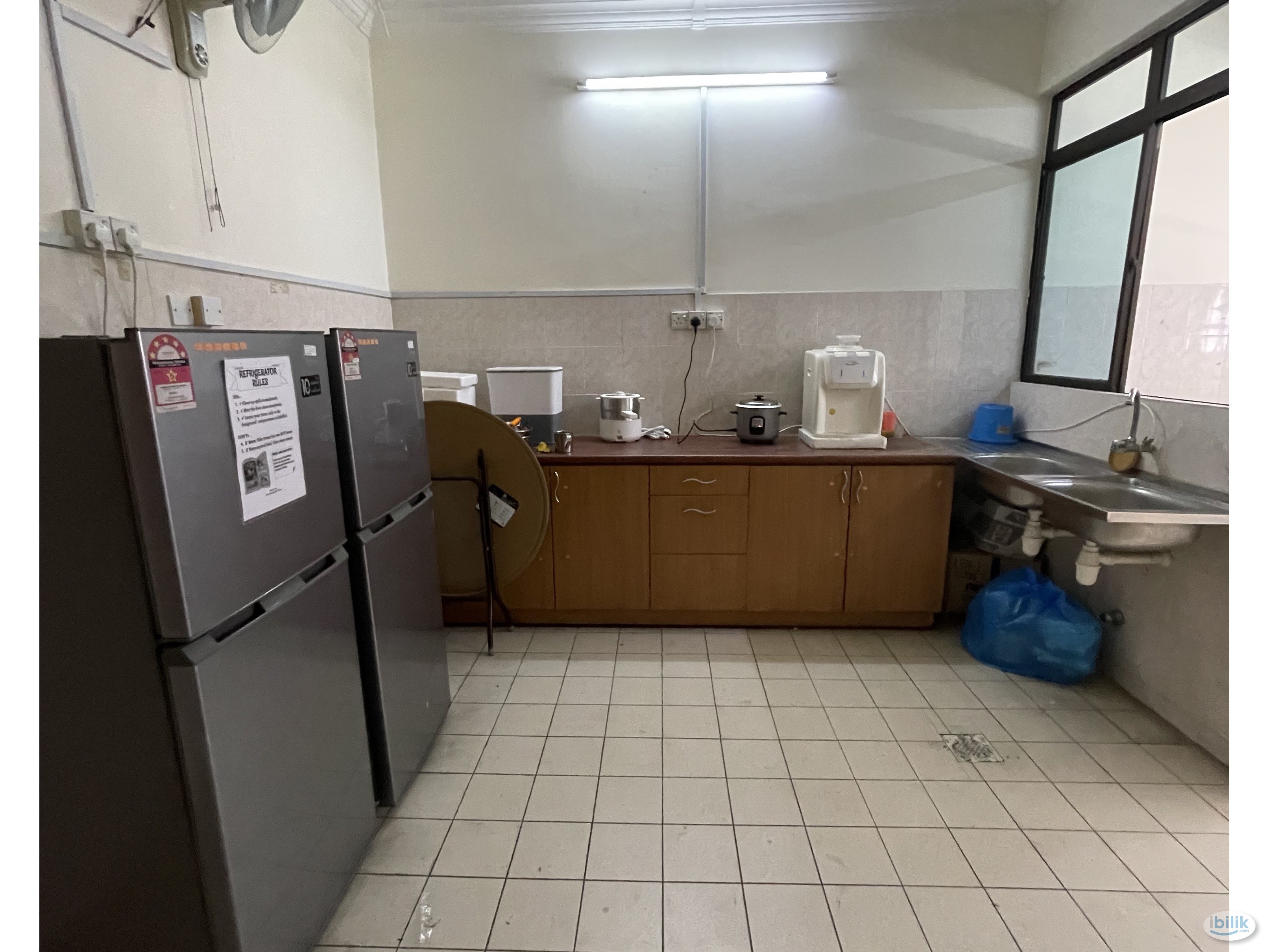 🥴HUGE & BUDGET MIDDLE ROOM FOR RENT AT BANDAR UTAMA☺️VIEW TO BELIEVE😇IMMEDIATELY MOVE IN💨 - Image 5