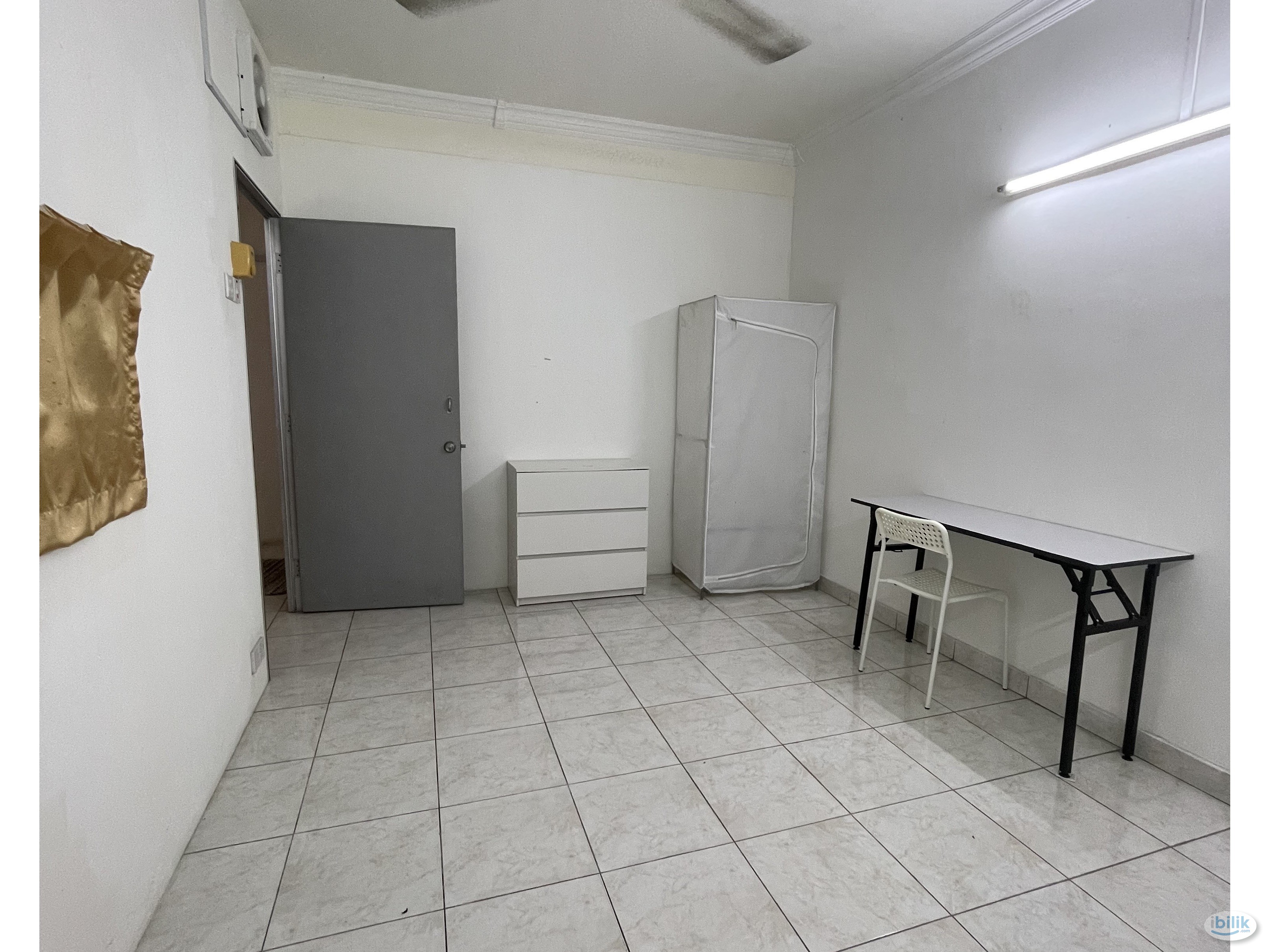 🥴HUGE & BUDGET MIDDLE ROOM FOR RENT AT BANDAR UTAMA☺️VIEW TO BELIEVE😇IMMEDIATELY MOVE IN💨 - Image 2