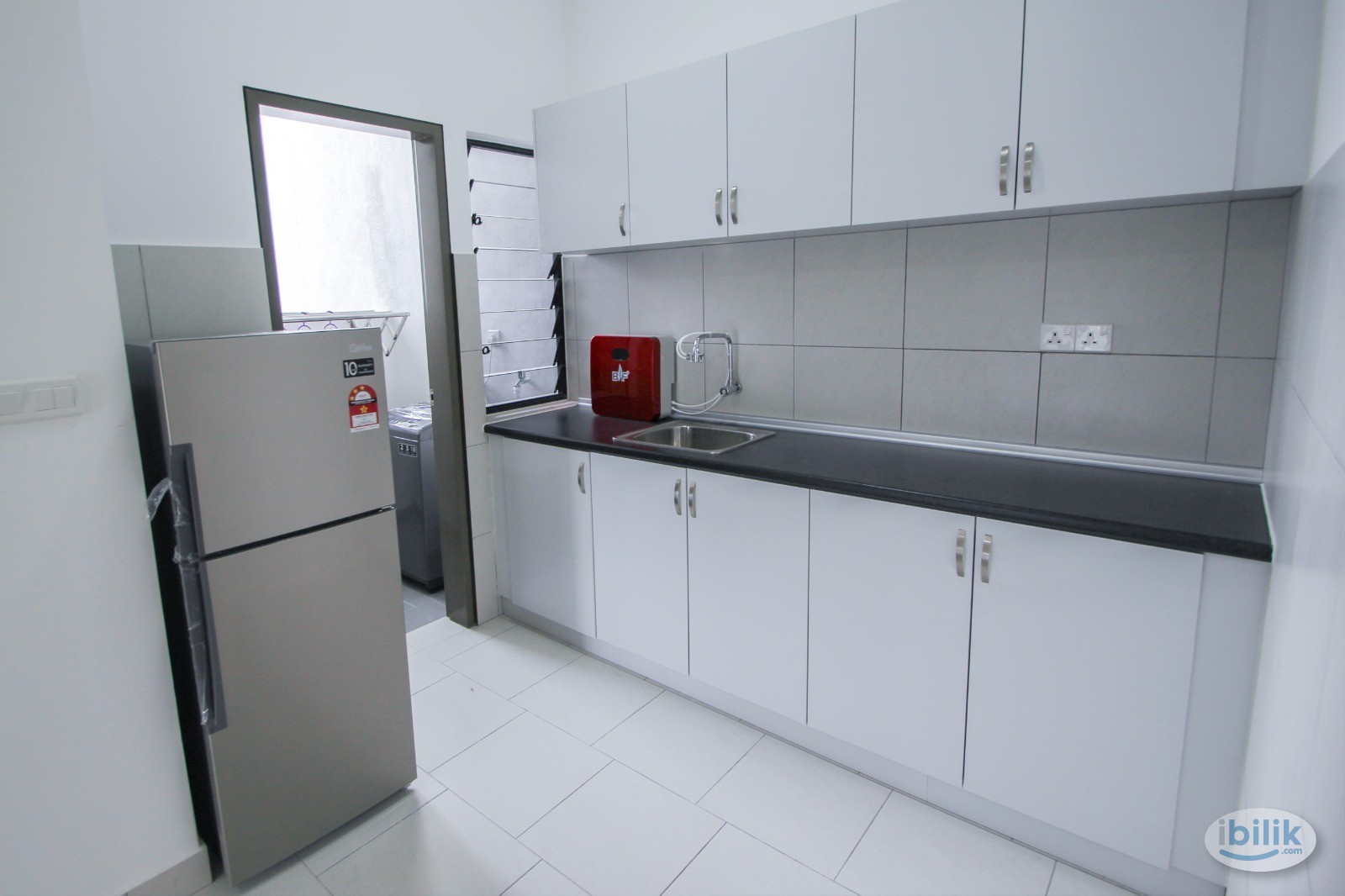 📍 8 mins to UPM & MRT Sungai Besi, Walking distance to KTM Serdang & TheMines, Middle room @ Astetica Seri Kembangan - Image 3