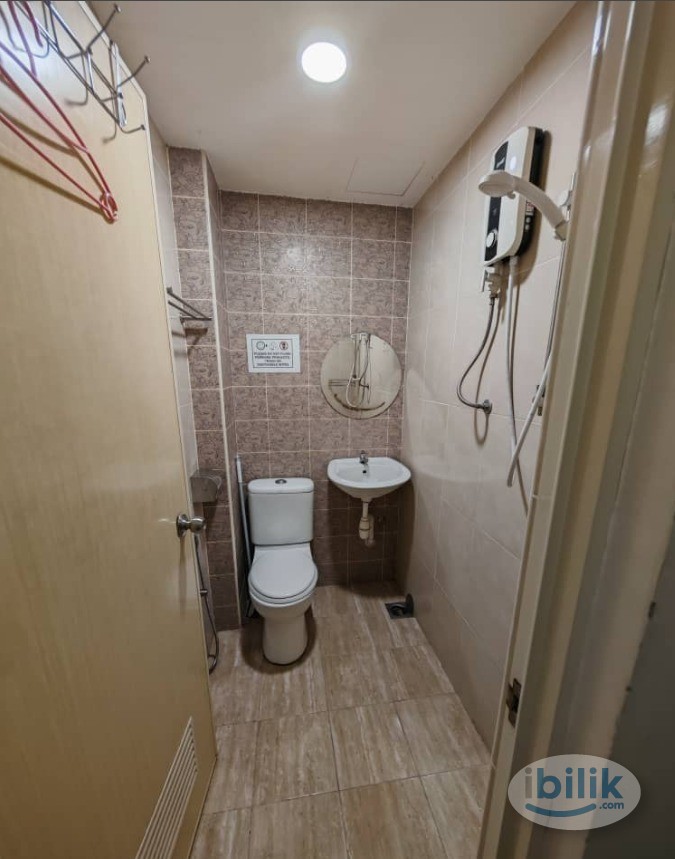 Middle Room at Bukit Bintang, KL City Centre - Image 1