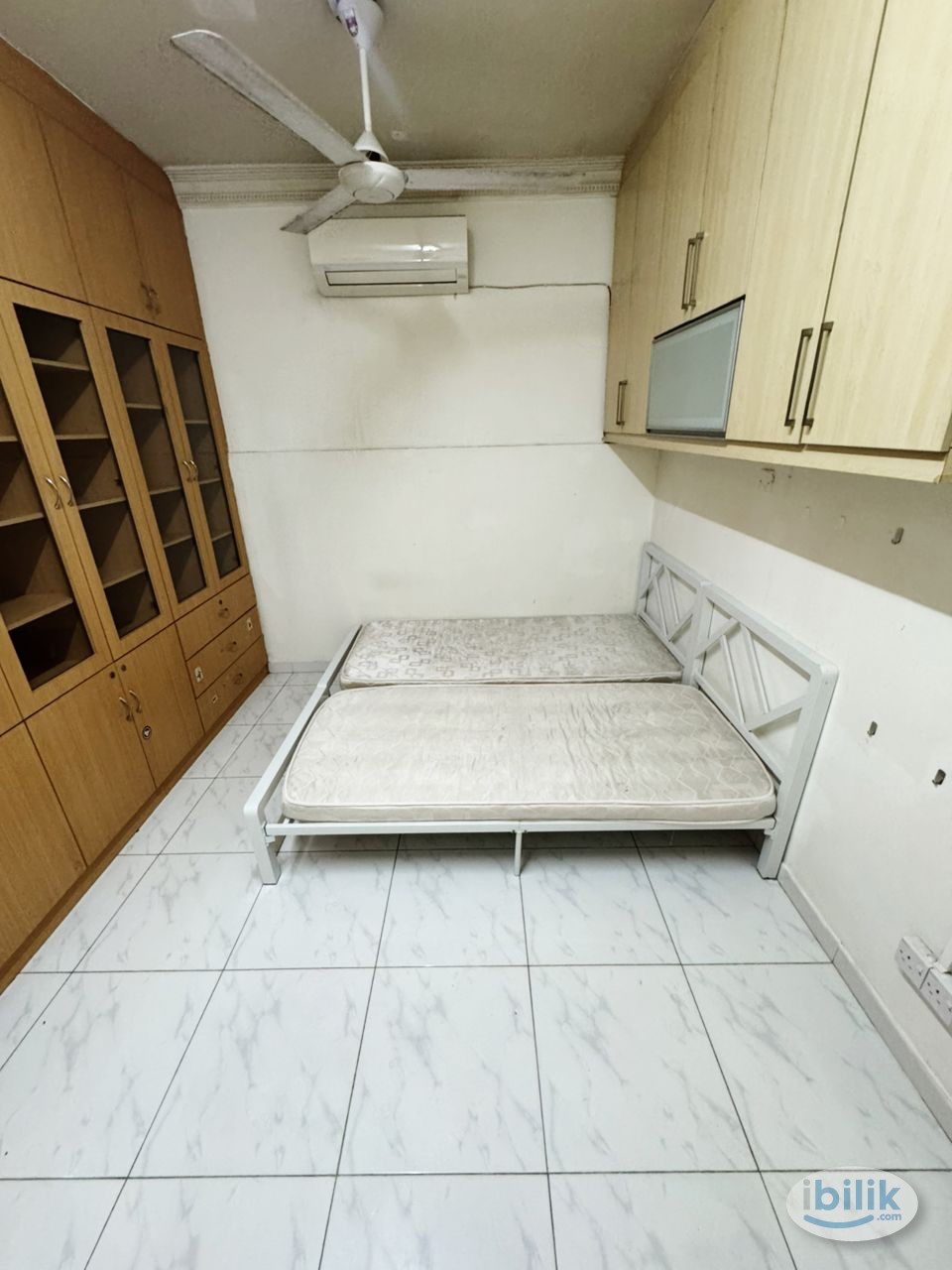 ‼️FEMALE ONLY ‼️Jalan BU 1/2, Bandar Utama – Near MRT Bandar Utama (Female Medium Room, Shared Bath) M1 - Image 2