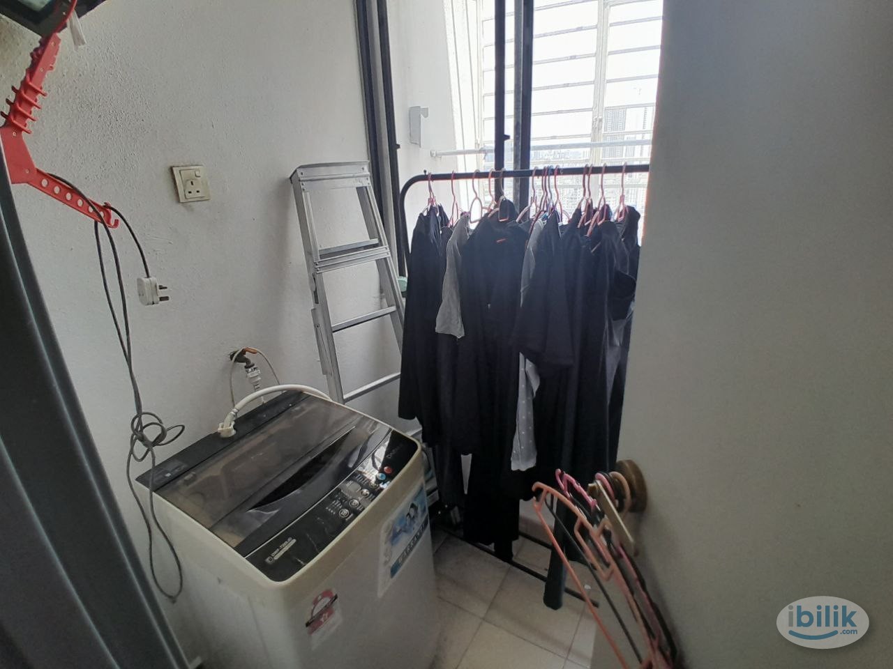 [Amaya Maluri] Female Unit Single Room with Aircond Rent Near LRT & MRT - Image 2