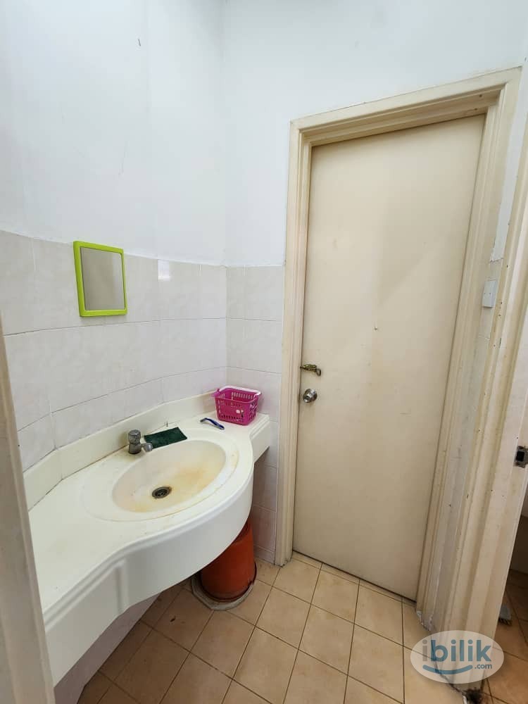 ‼️NO MORE DEPOSIT MOVE IN IMMIDIATELY 🧬 ROOM@KOTA DAMANSARA ‼️ - Image 4