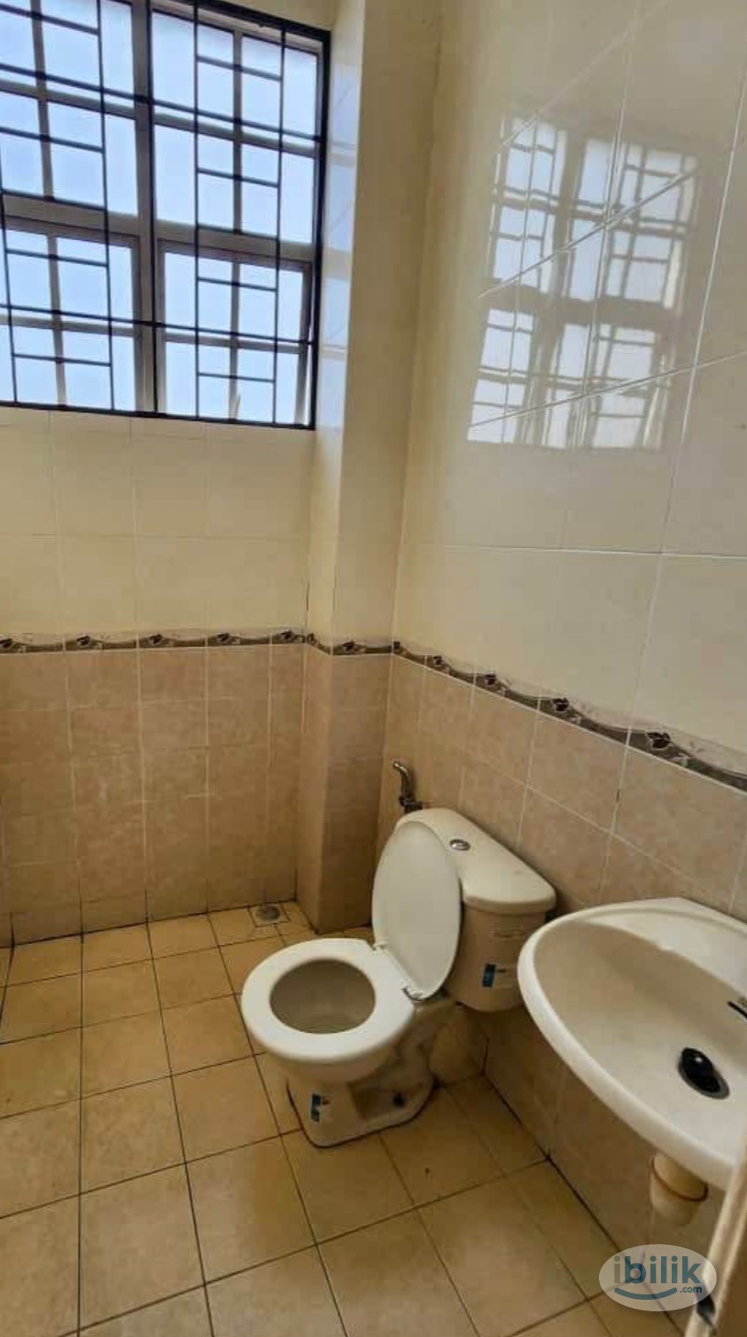 MOVE IN IMMIDIATELY ‼️ZERO DEPOSIT ROOM IN PUCHONG ‼️ - Image 1
