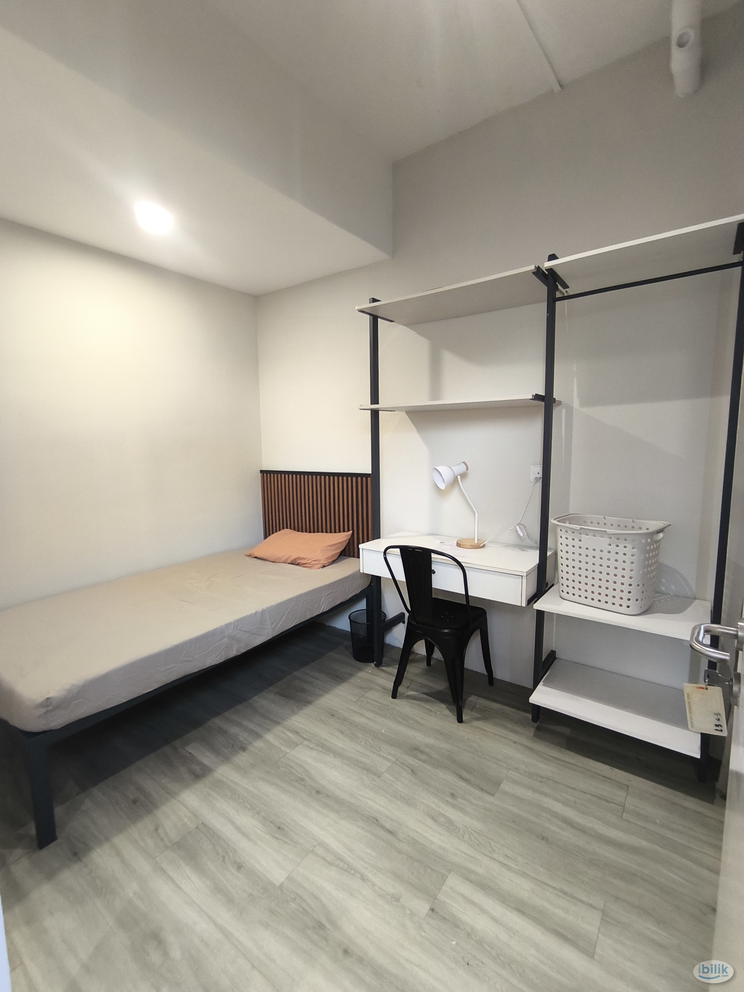 🏡 [JL Co-Living] MIDDLE Rooms Available at USJ 21, UEP Subang Jaya 🌟 🚶‍♀️ 4 MINSWALK to Main Place Mall 🛍️✨ - Image 1