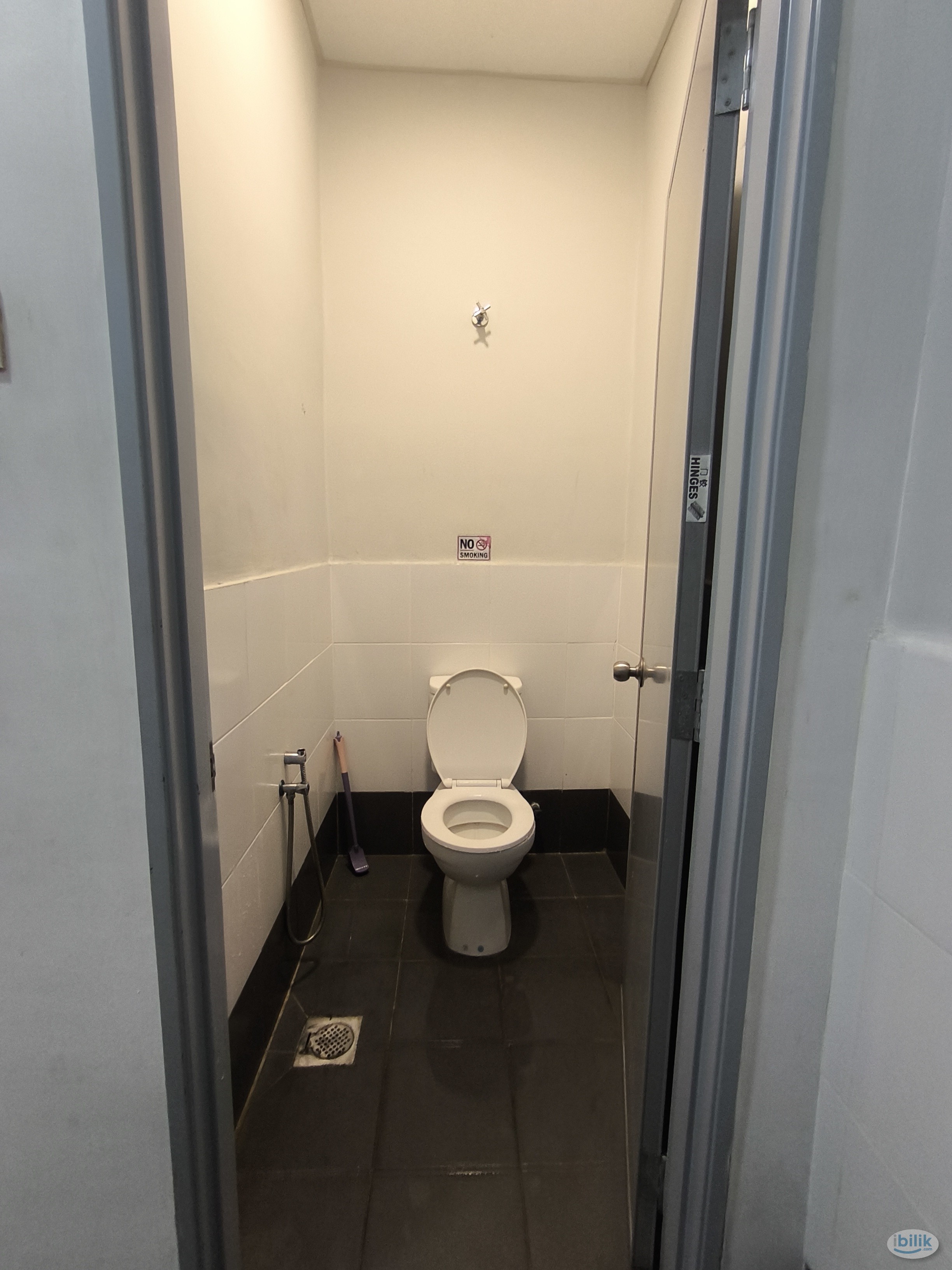 🏡 [JL Co-Living] MIDDLE Rooms Available at USJ 21, UEP Subang Jaya 🌟 🚶‍♀️ 4 MINSWALK to Main Place Mall 🛍️✨ - Image 2