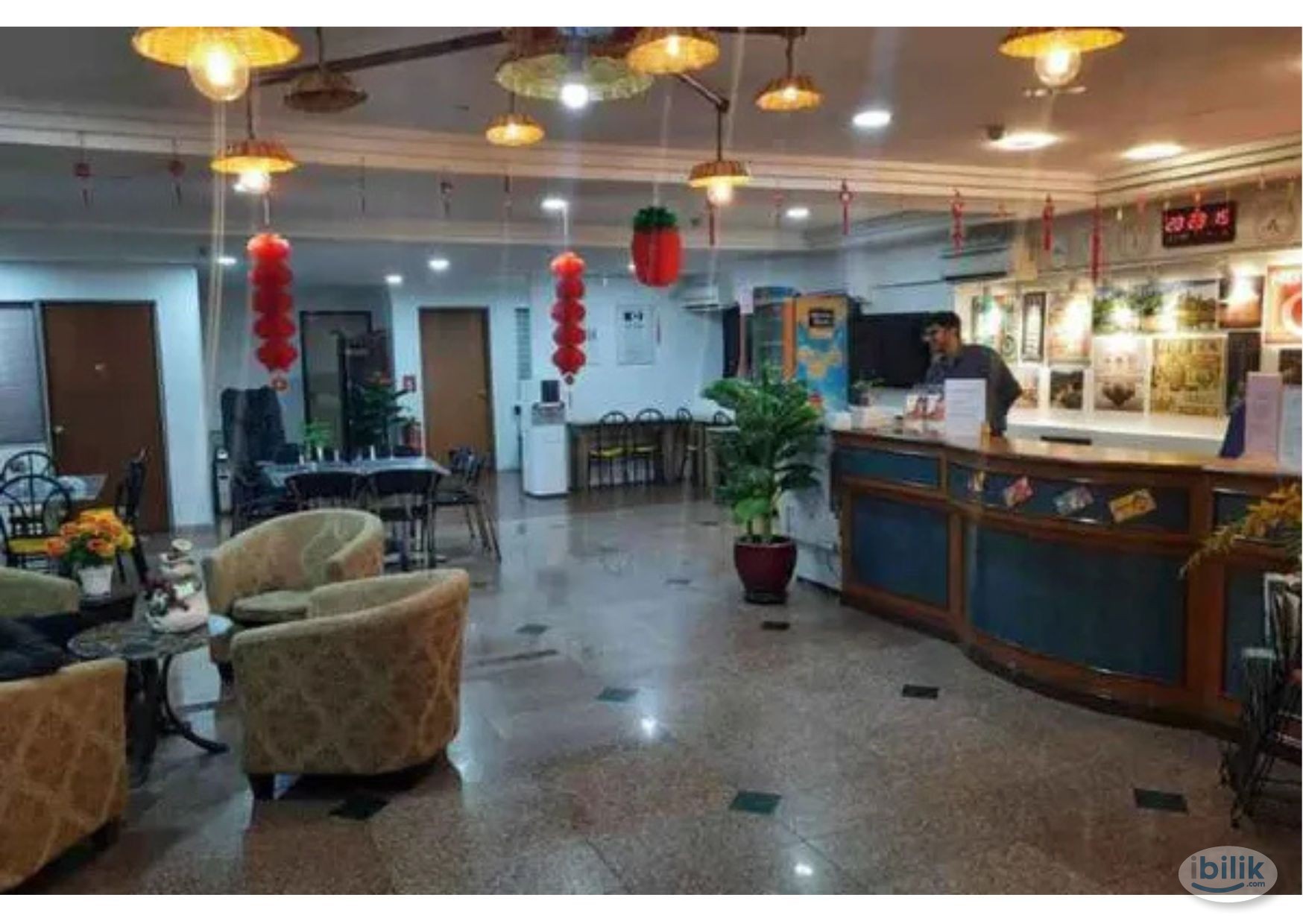 Middle Room at Hotel Check In - Image 3