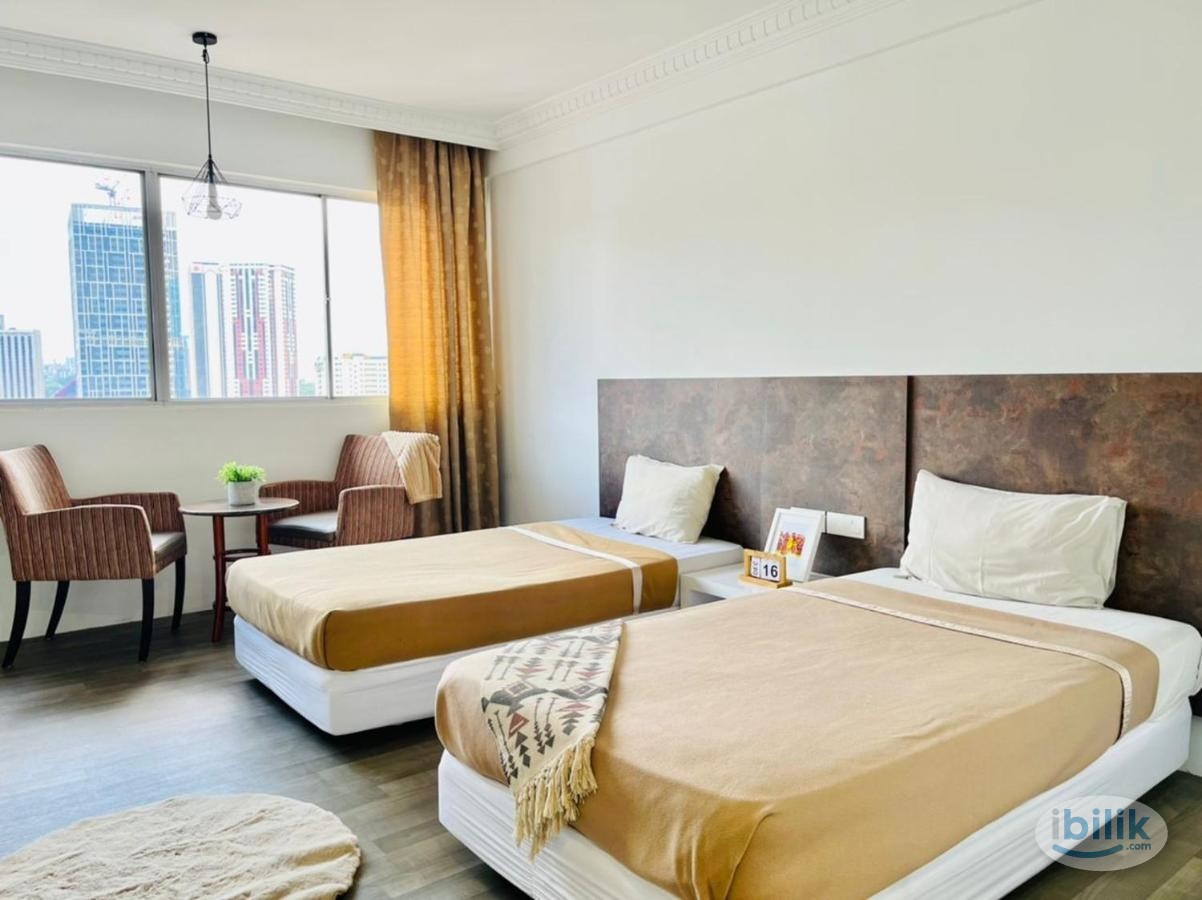 Middle Room at Hotel M1 - Image 1