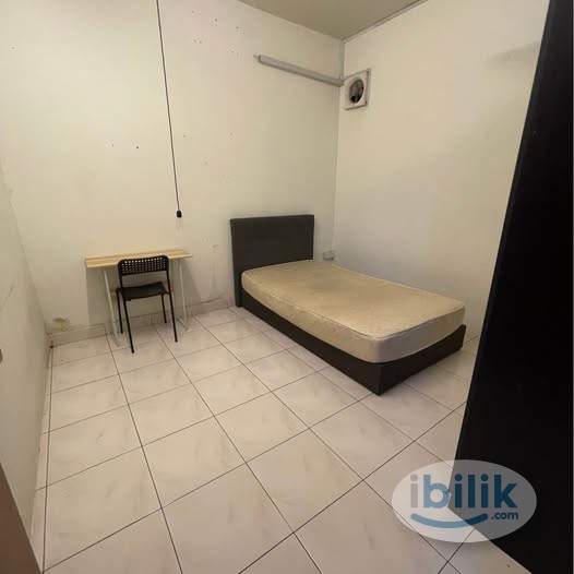 👧🏽BANDAR UTAMA FEMALE UNIT SINGLE ROOM FOR RENT 🤗 🔥MOVE IN IMMEDIATELY🌈TRUSTED AGENT🌈 - Image 1