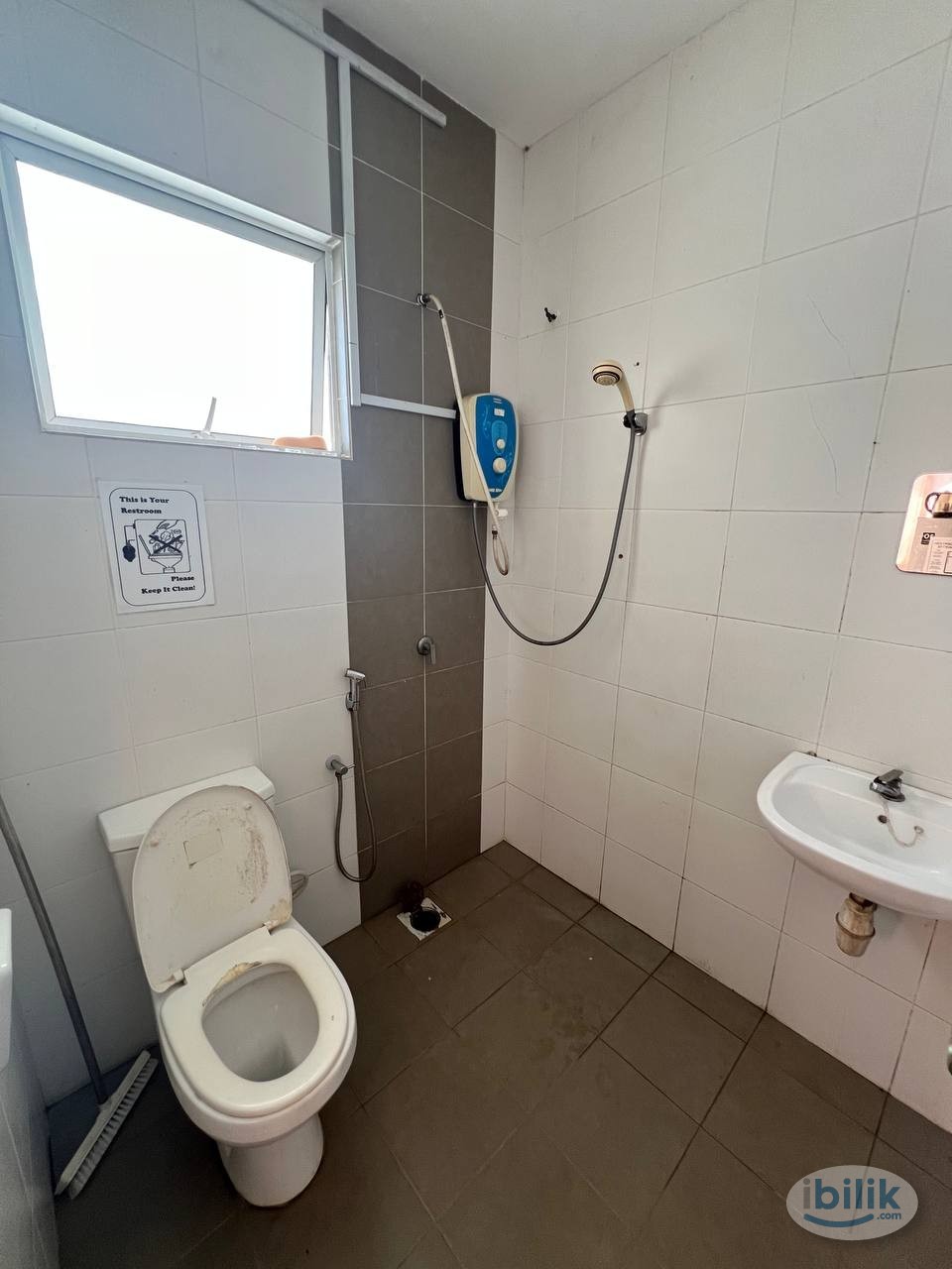🏡【Room for Rent – Double-Storey Terrace House in Jenjarom】Walking distance to Econsave Jenjarom - Image 5