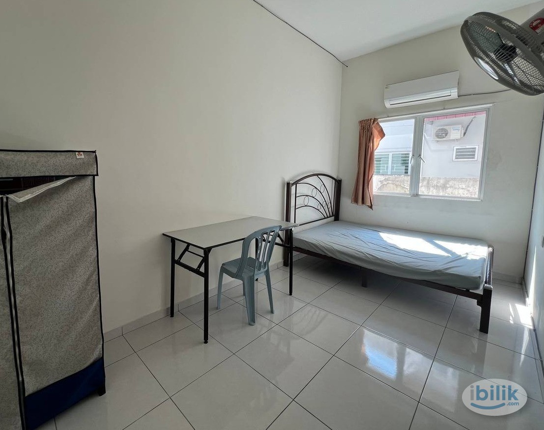 🏡【Medium Room for Rent – Double-Storey Terrace House in Jenjarom】 - Image 2