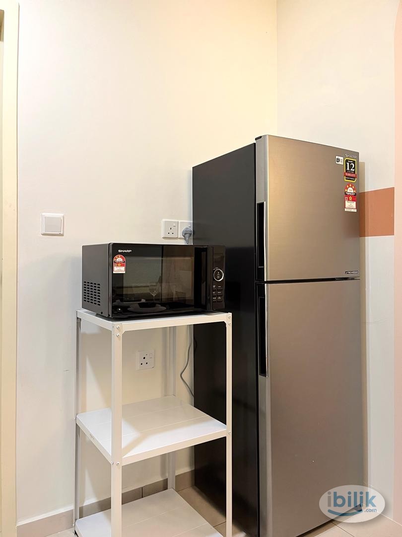 Middle Room at Meta Residences Putra Permai, Seri Kembangan - Image 1