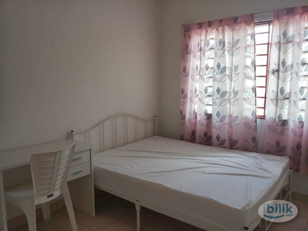 Master Room at Akasia Apartment, Setia Alam - Image 3
