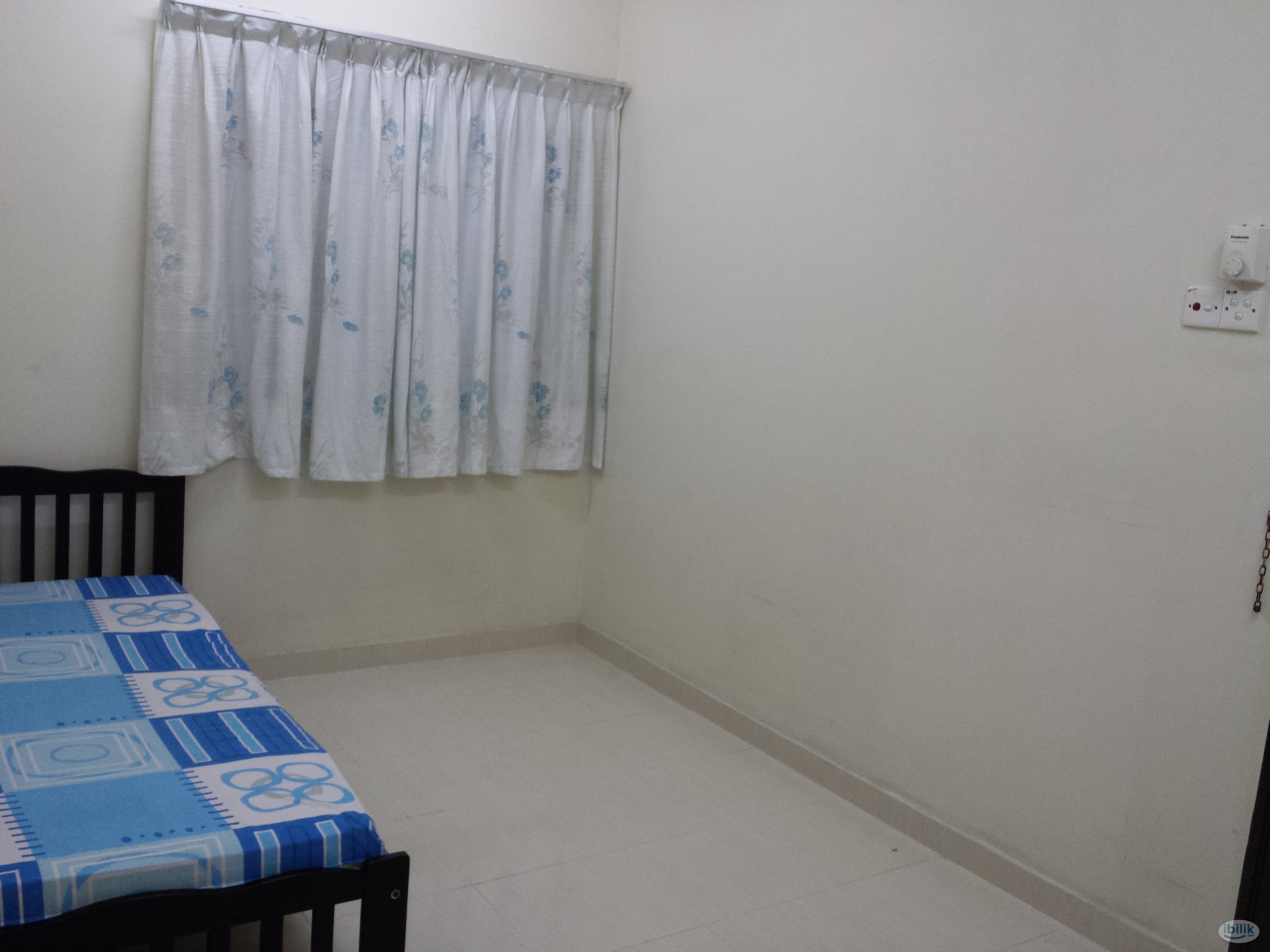 Middle Room at Ken Damansara III, Petaling Jaya - Image 4