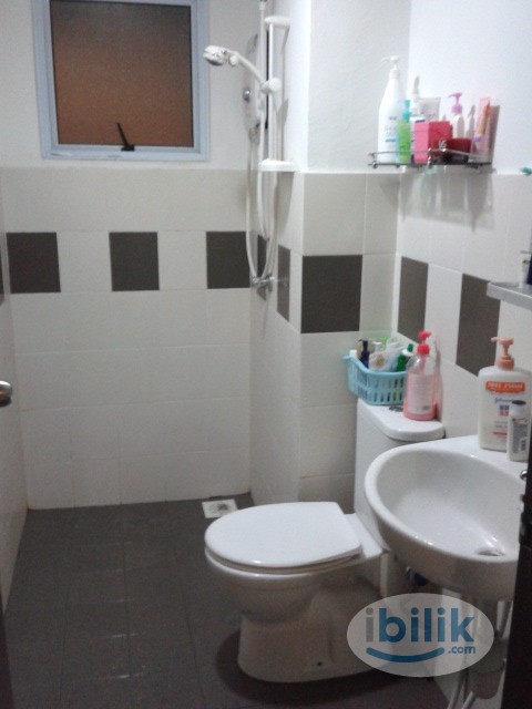 Middle Room at Ken Damansara III, Petaling Jaya - Image 5