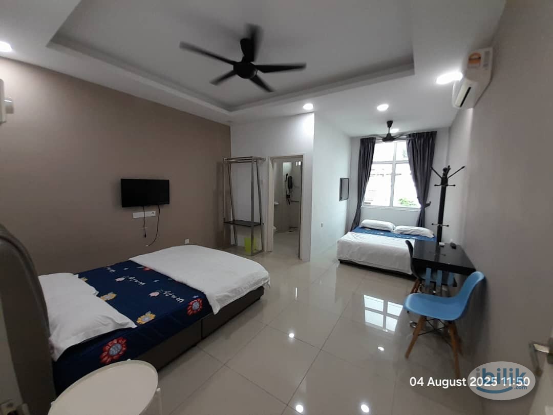 Master Bedroom at D'Mansion Condo, Jelutong. - Image 1