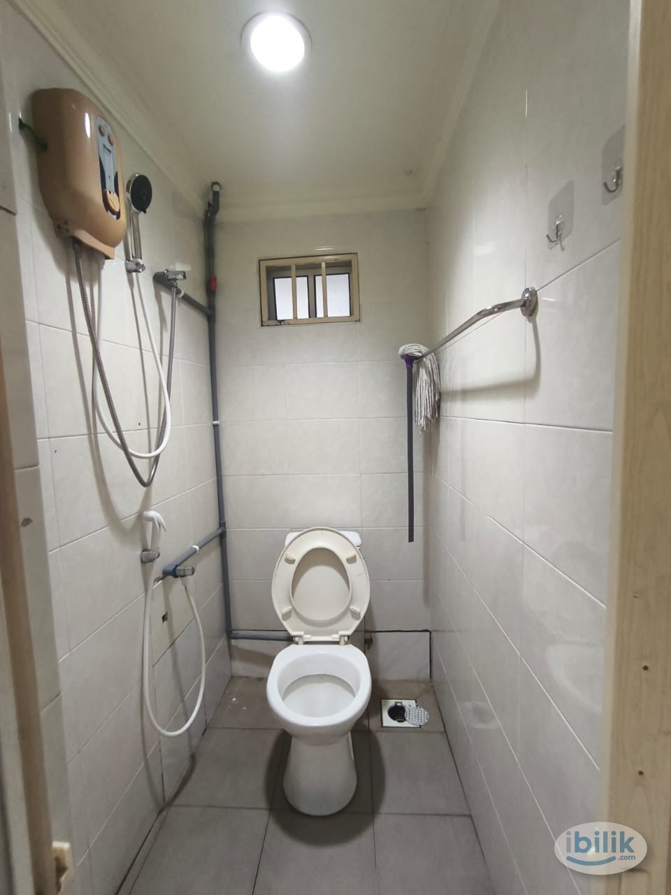 ‼️Low Rental🔥WALKING DISTANCE TO MRT STATION🔥 Fully-Furnished Middle Room with AC Free Utilities🛜😮🌟Immedietly Move In &  - Image 4