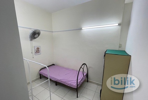Room for rent Can be Walking distance LRT Bandar Kinrara BK5 - Image 1