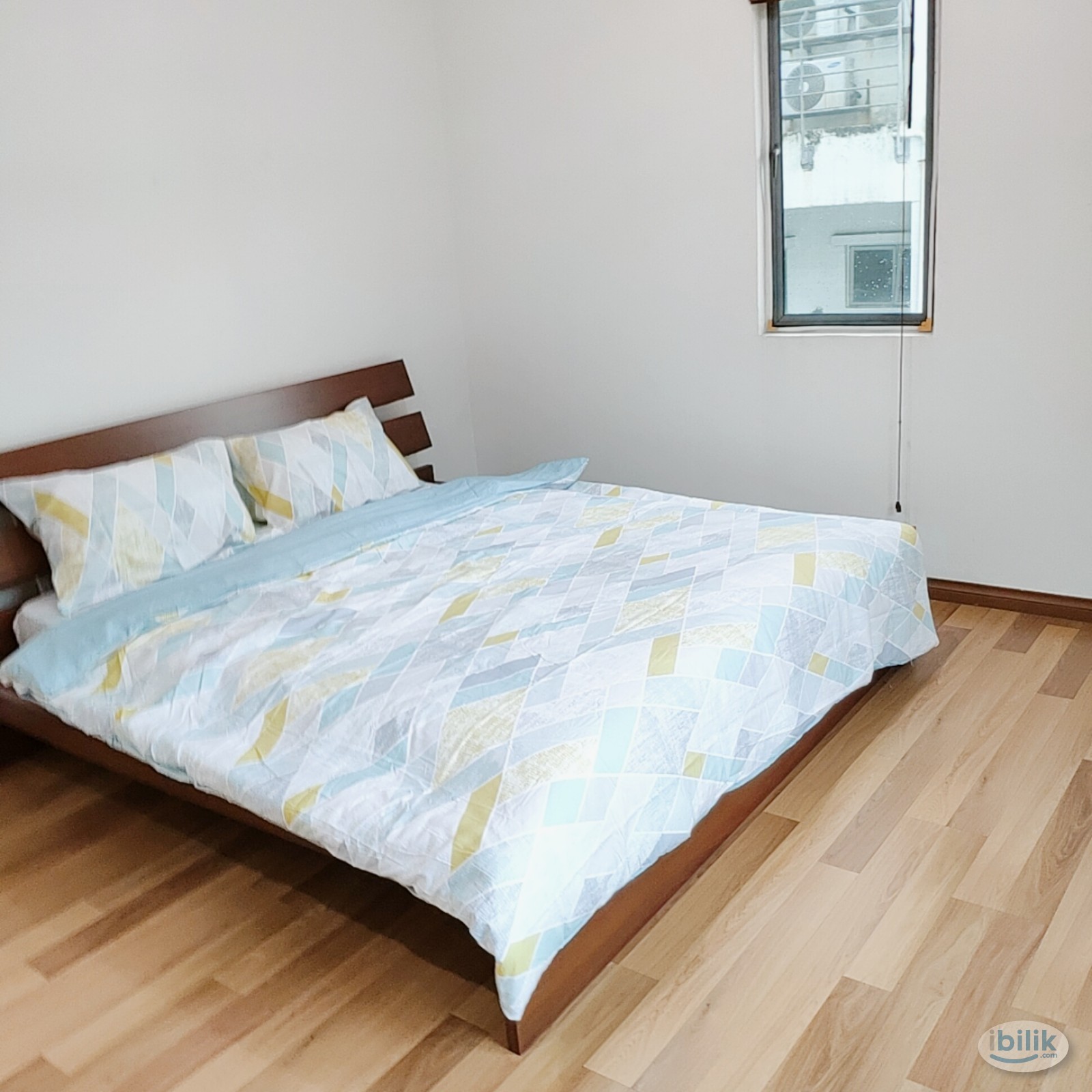 Middle Room with Aircon, 24 Hr Safe Security near The Mines, Balakong, Serdang, UPM, Univ 360, IOI City Mall, Equine Par - Image 1