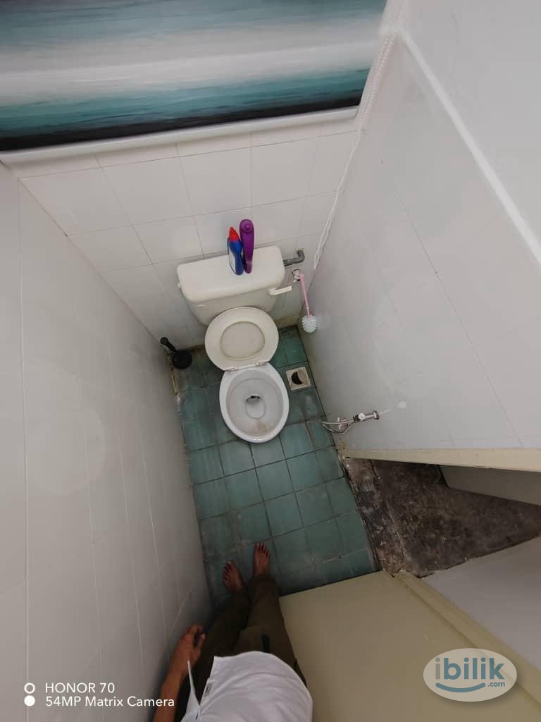 Flora Damansara Middle Room Muslim Female Unit For Rent, Near to IKEA and Mutiara Damansara - Image 4