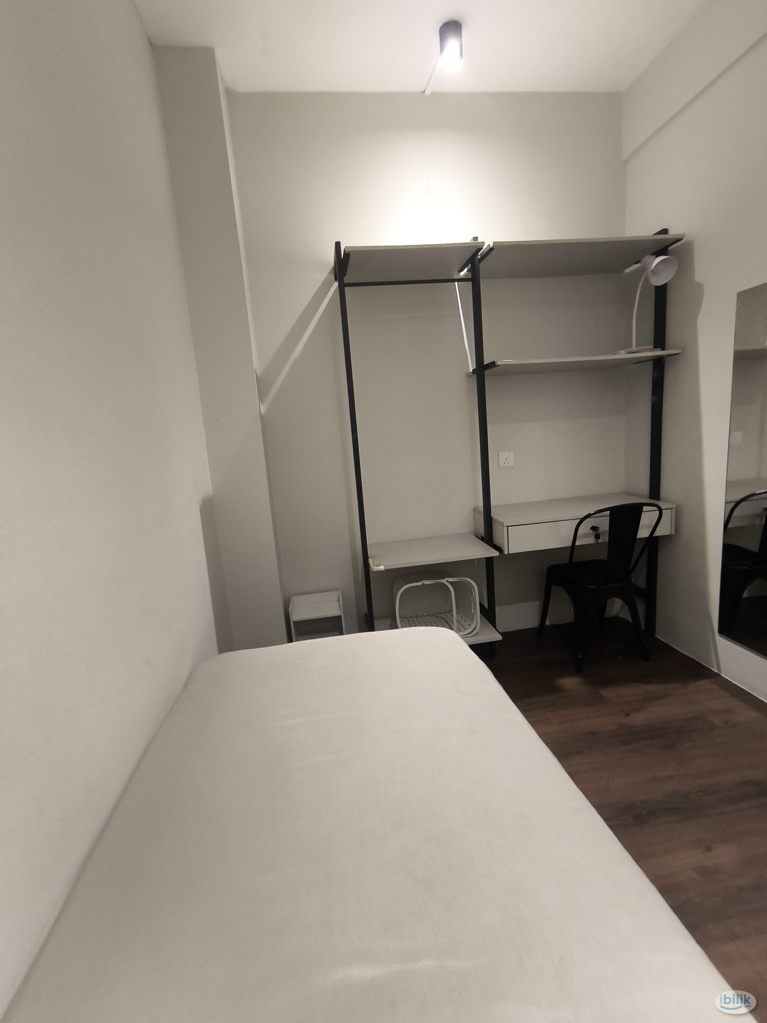 🏡 [JL Co-Living] Middle Rooms @ USJ 21, UEP Subang Jaya 🌟 🚶‍♀️ 4 Mins Walk to Main Place Mall 🛍️✨ - Image 1