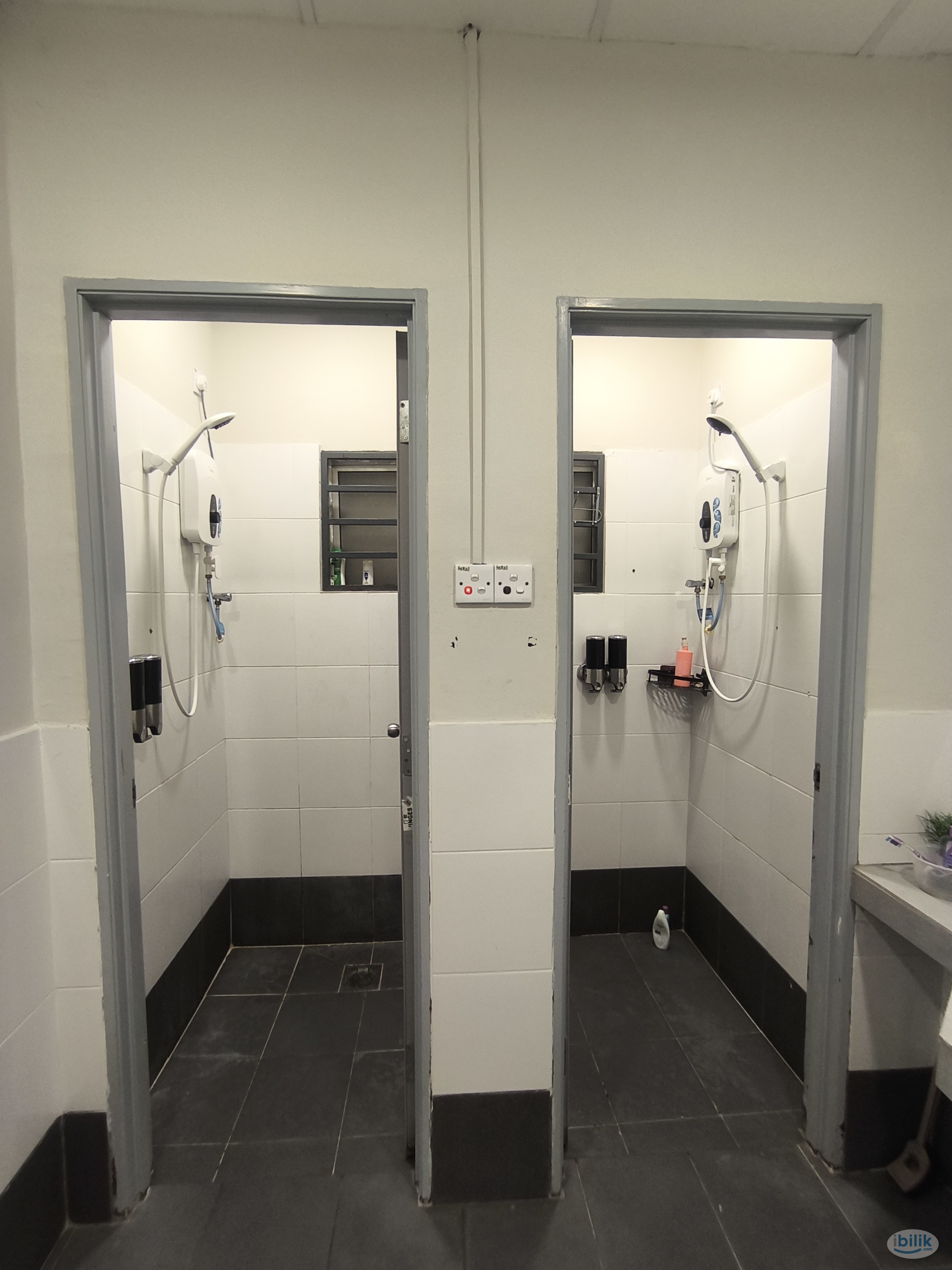 🏡 [JL Co-Living] Middle Rooms @ USJ 21, UEP Subang Jaya 🌟 🚶‍♀️ 4 Mins Walk to Main Place Mall 🛍️✨ - Image 3
