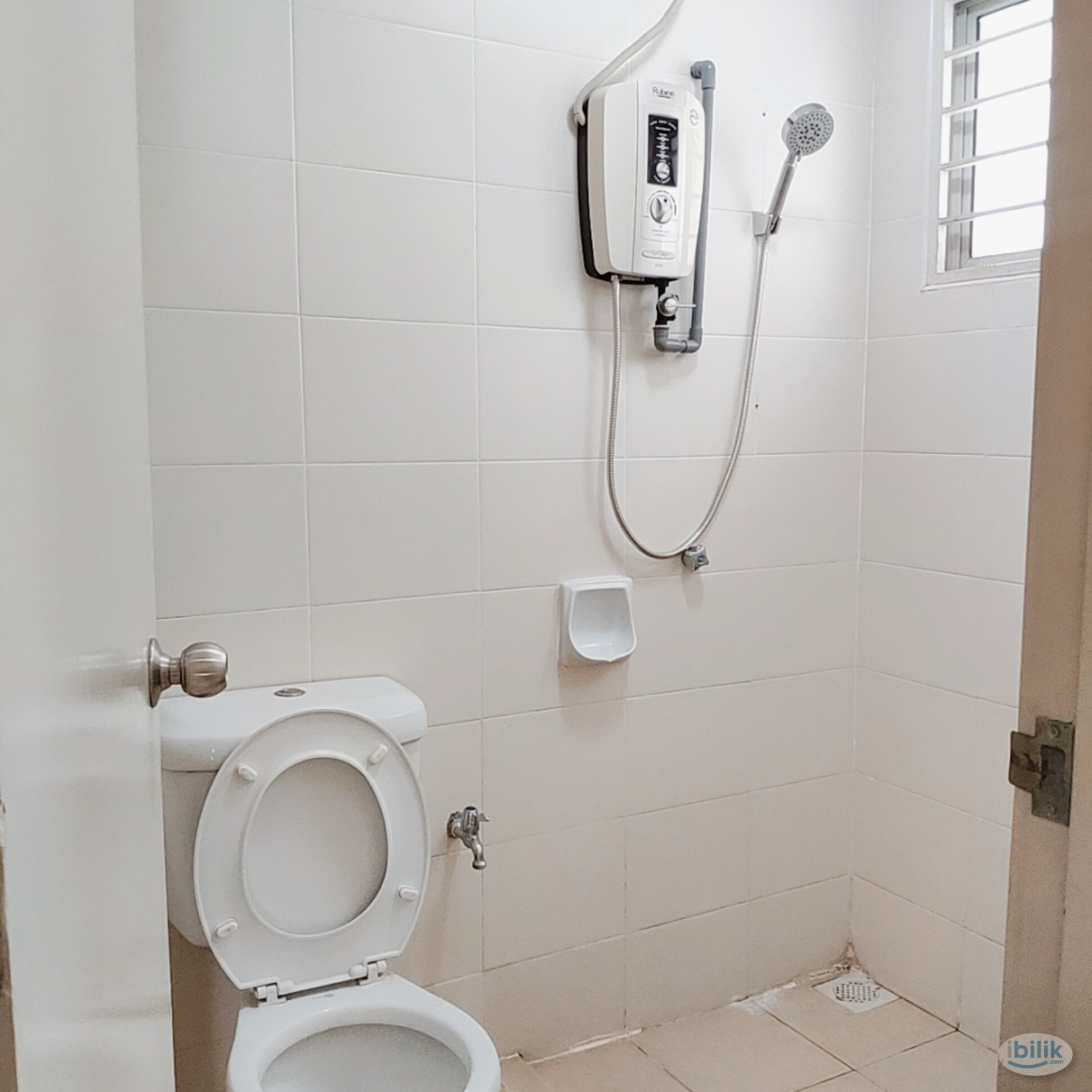 Master Room, Aircon at Bayan Villa, Seri Kembangan near UPM, Olive Hill, IMU, TPM Pavilion Bukit Jalil, MINES, Hosp Serd - Image 5