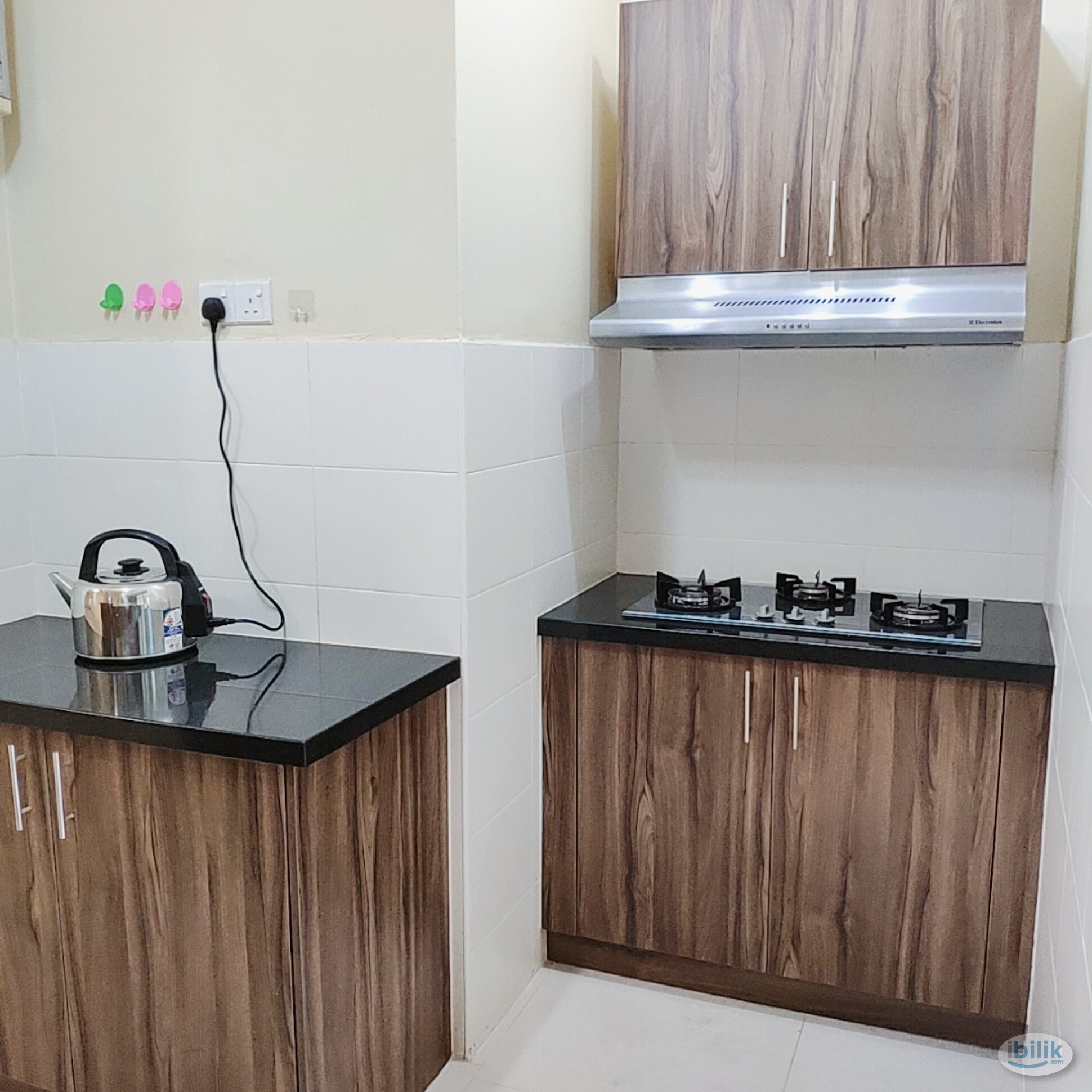Master Room, Aircon at Bayan Villa, Seri Kembangan near UPM, Olive Hill, IMU, TPM Pavilion Bukit Jalil, MINES, Hosp Serd - Image 4