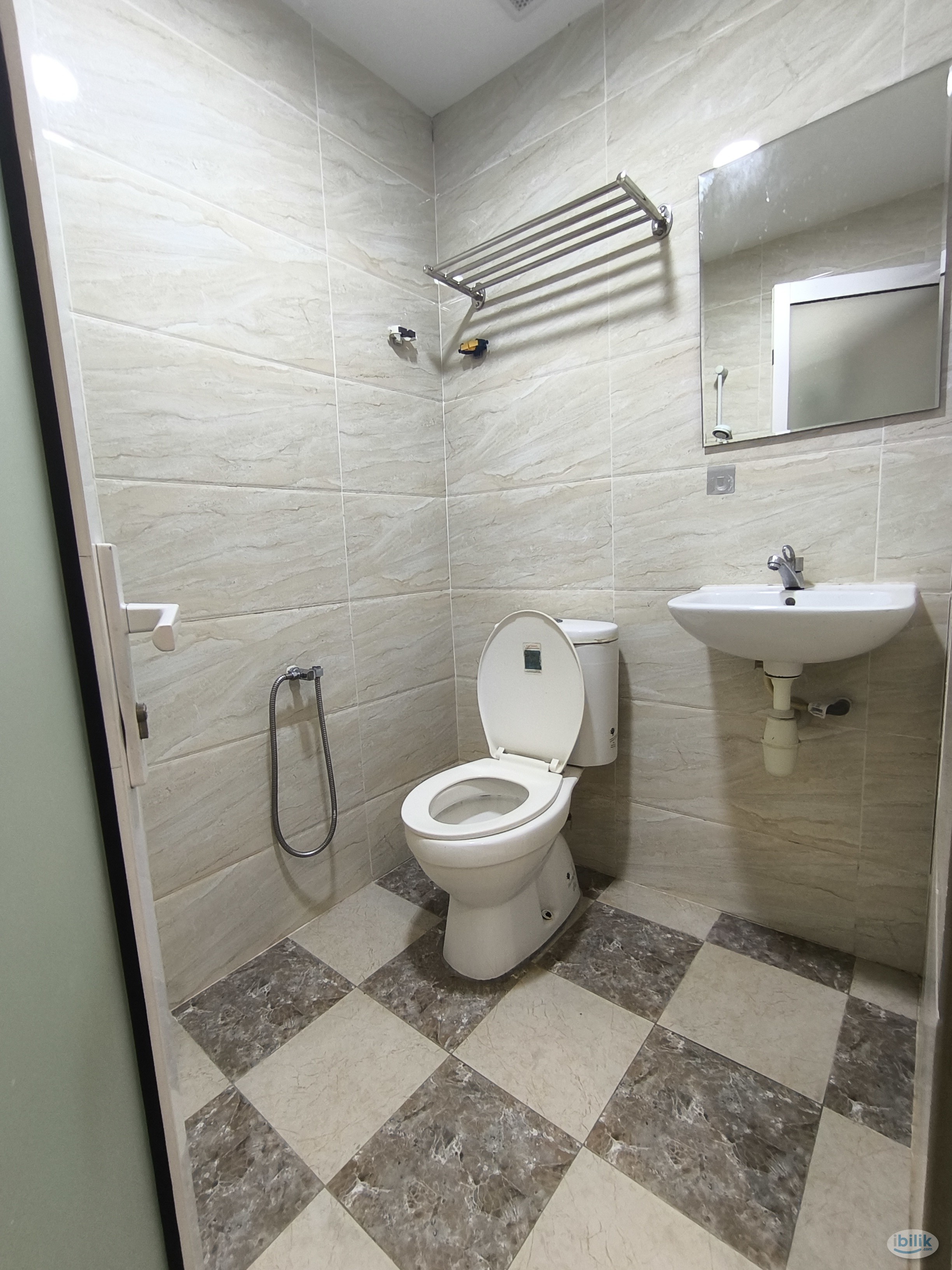🌟 Spacious Single Room with Co-Living @ Q Inn PJS 8 Bandar Sunway🌟 - Image 4