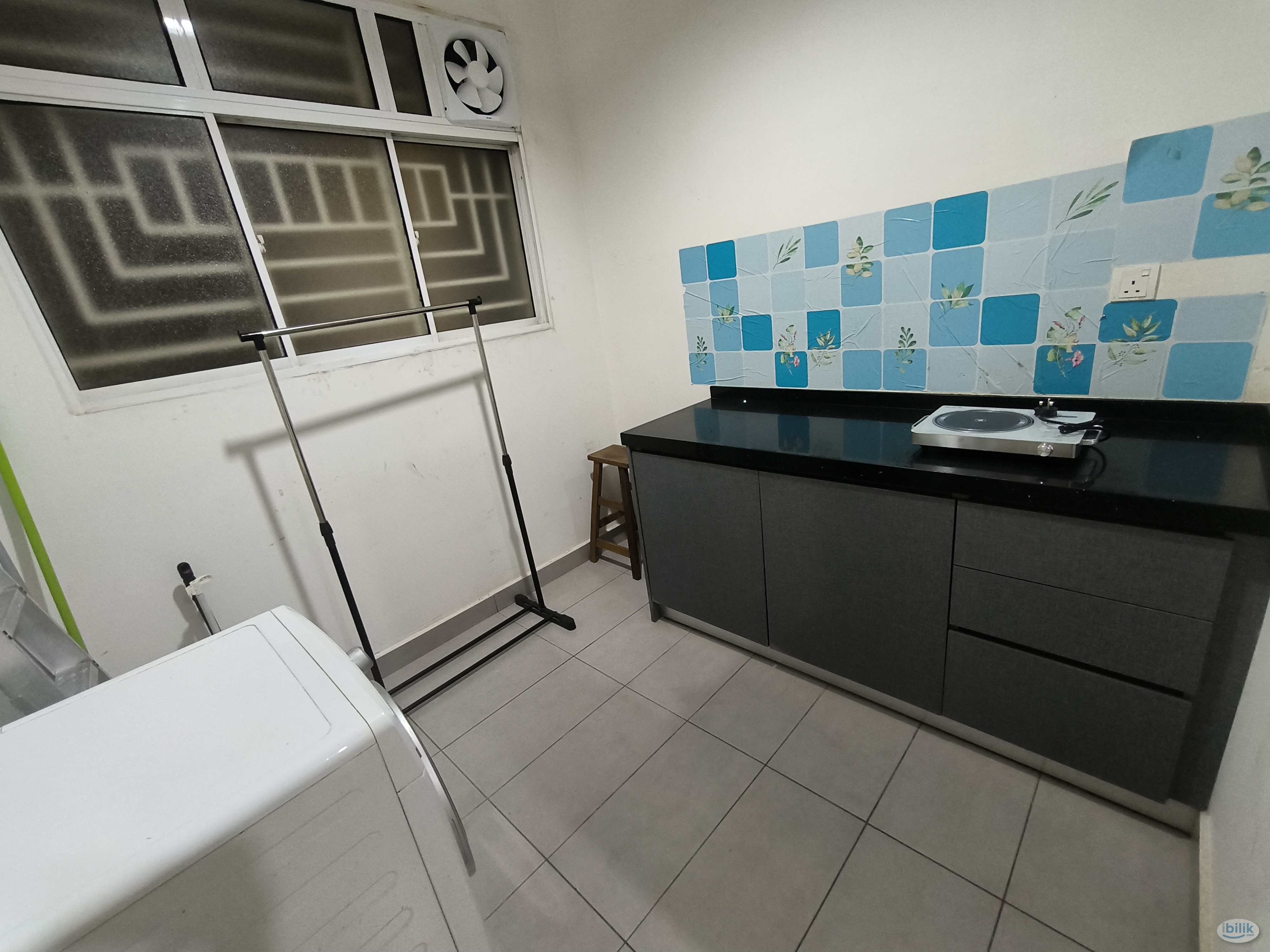 New Fully Furnished Middle Room at Casa Green, Covered walk-way to LRT Station in Bukit Jalil - Image 4