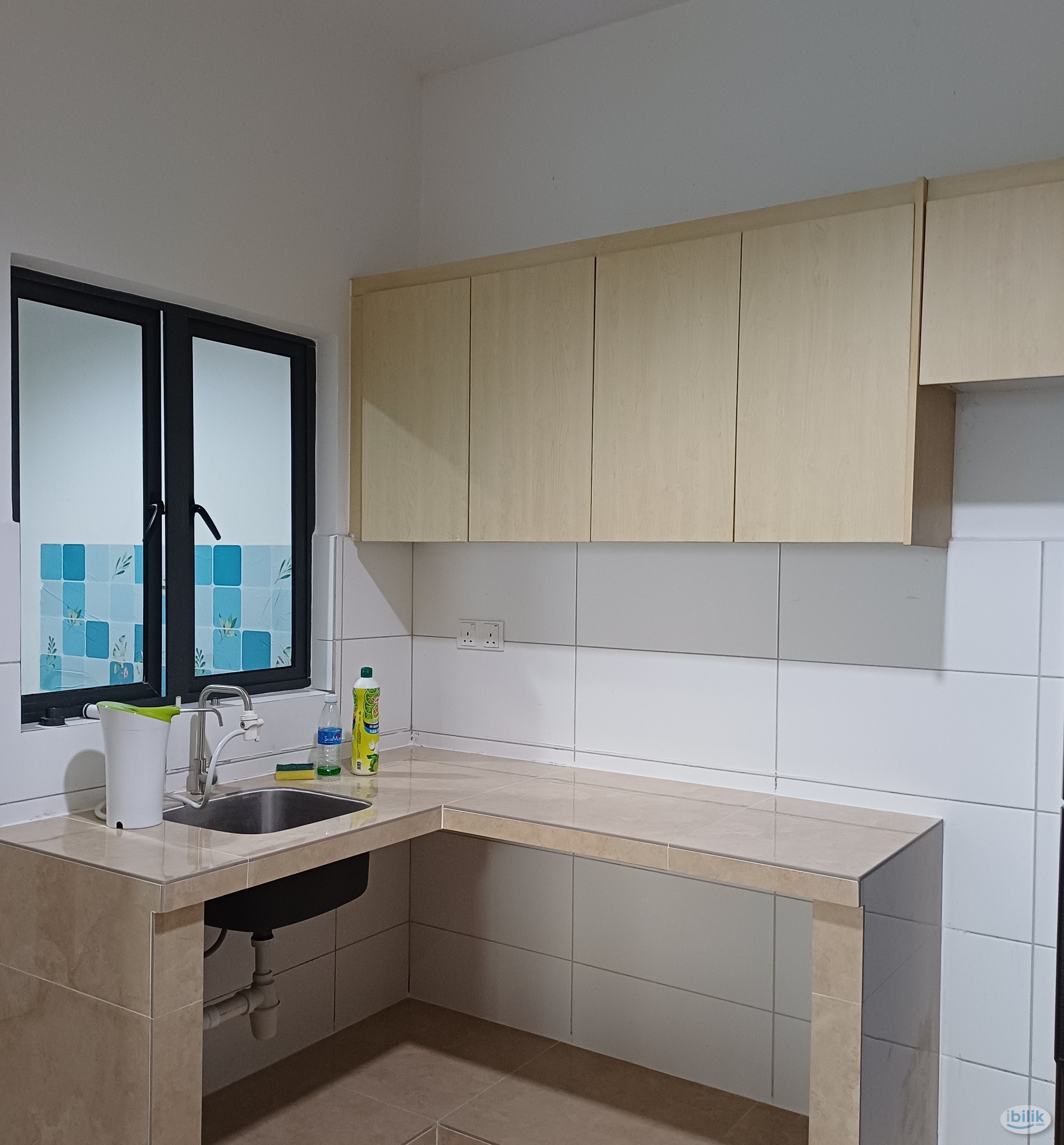 New Fully Furnished Middle Room at Casa Green, Covered walk-way to LRT Station in Bukit Jalil - Image 2