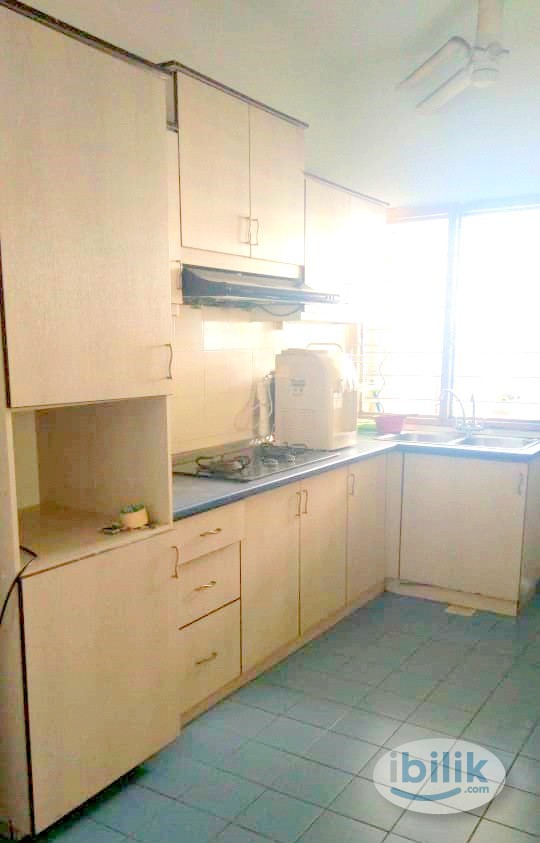 Master Room at Melur Apartment, Sentul - Image 1