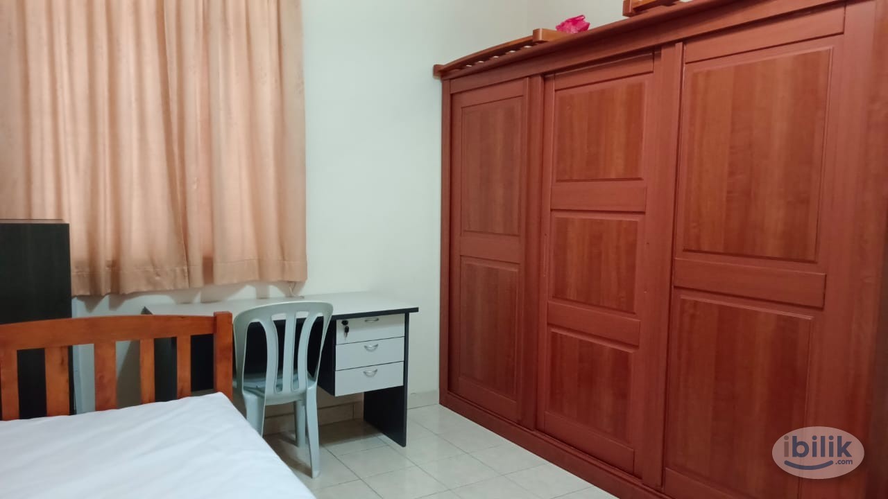 Middle Room at Greenview Residence, Bandar Sungai Long - Image 2