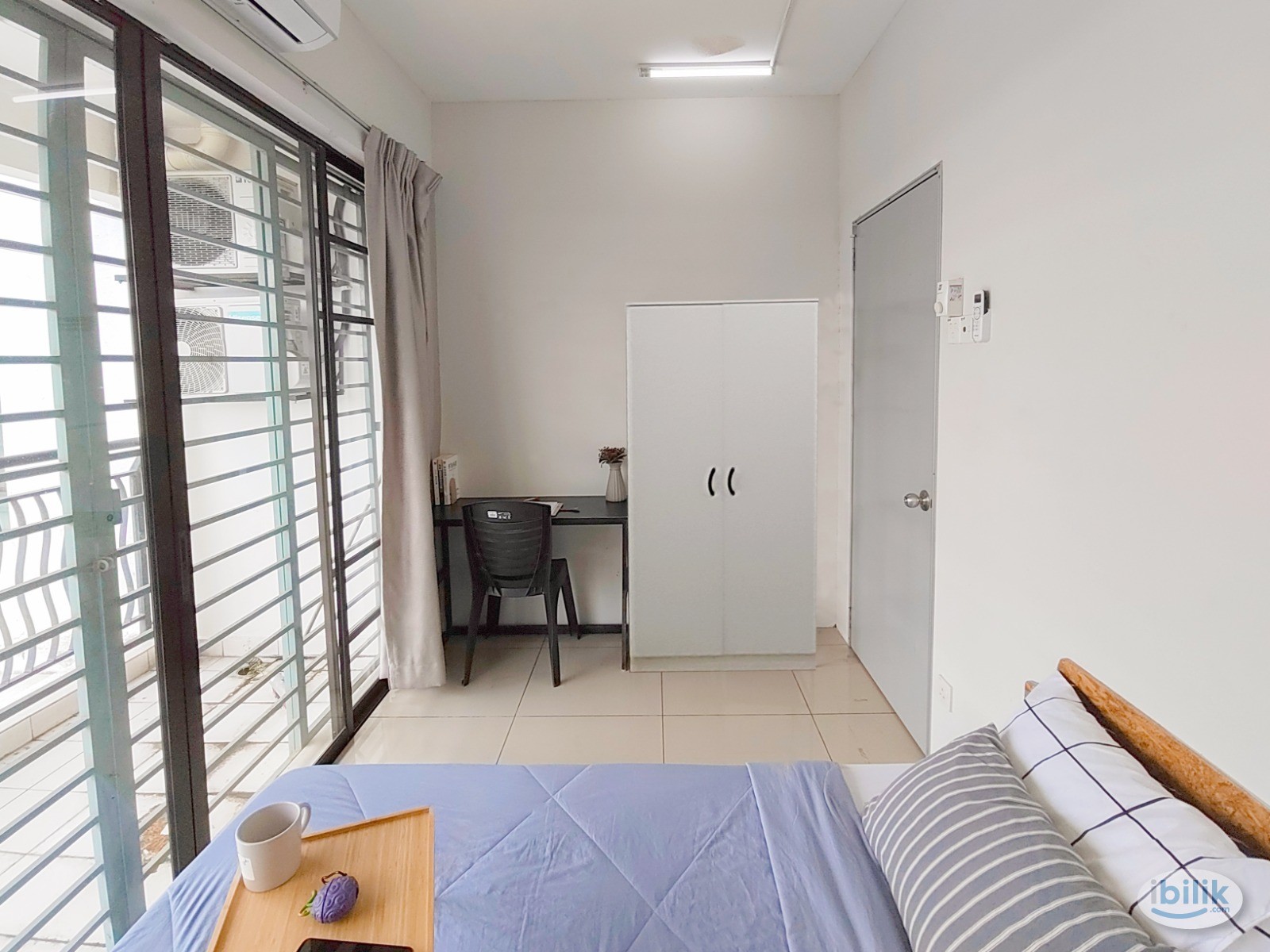 Balcony Queen Bed Medium Room with AC & Fan,@ Damansara Damai - Image 5