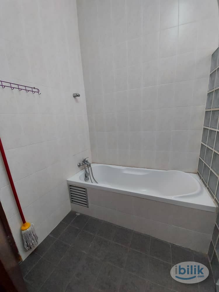 Single Room with Aircond @ Subang Bestari, Near to Kota Damansara KD Ara damansara,, Near to Help Campus , Near to Suban - Image 3