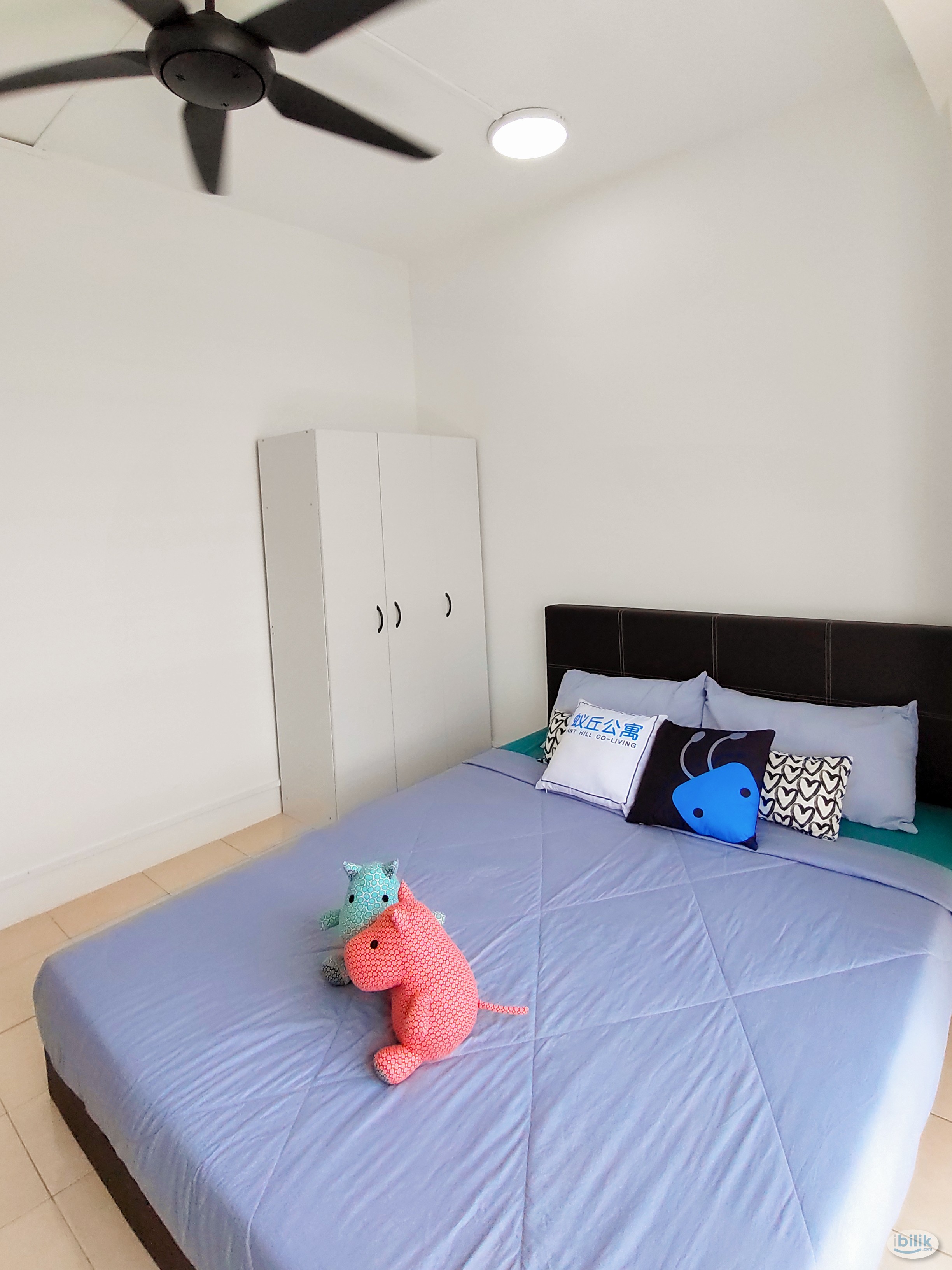 Queen Bed Medium Room with Window & A/C @ Subang Bestari, NEar to PJ,Shah Alam, Sg Buloh, Near Help campus , Subang Airp - Image 2