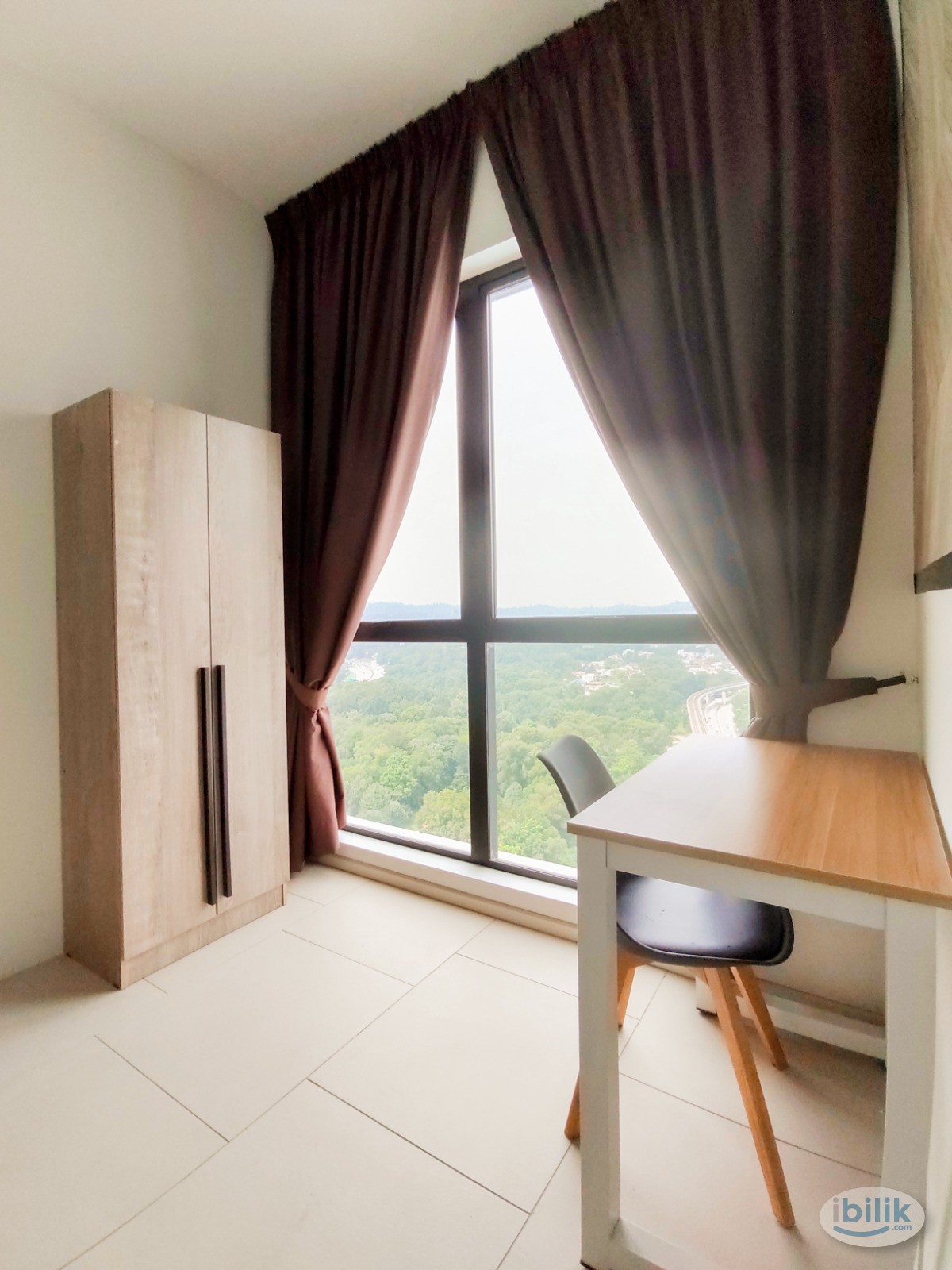 Near MRT ! Queen Bed Medum Room with Window & A/C@Sg Buloh, Near KD, Kepong , Damansara, Segi college - Image 2