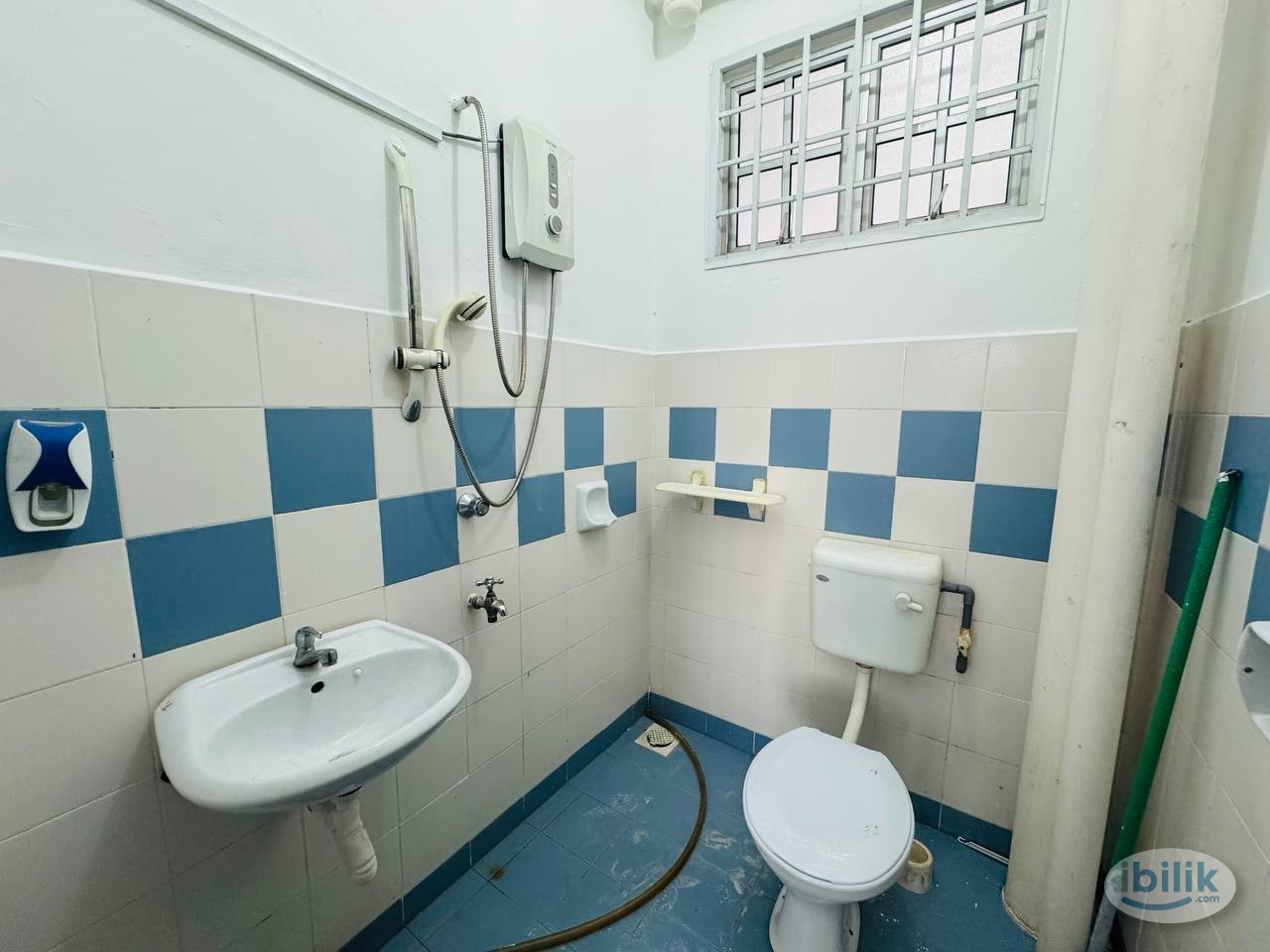 *JB Town 【 PERMAS JAYA 】Co-Living Queen Bedroom RM700 - Image 2