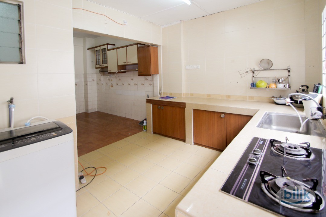 Single bed, with aircon @ PJ Jalan SS 22/5, Near Damansara , PJ , Aeon mall - Image 3