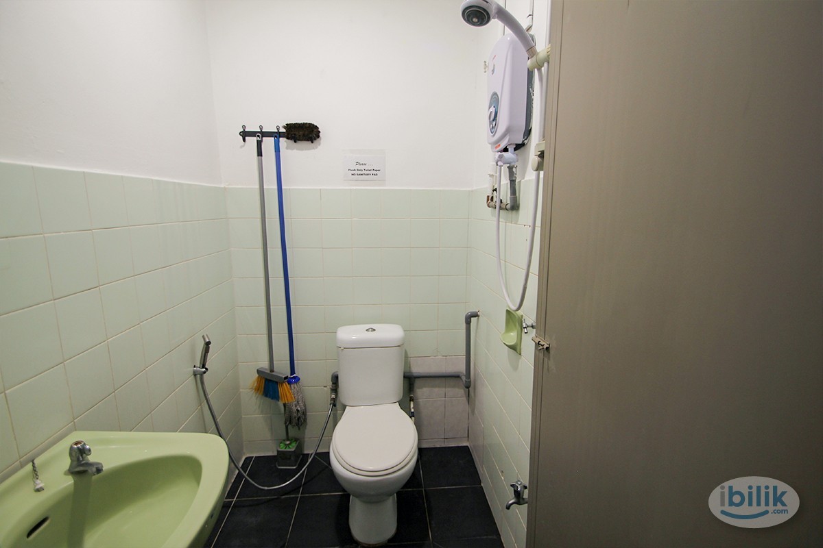 Single Room with window & ac @ Bandar Sunway , ,Near to BRT ,Taylor , Monash ,, Inti, Subang Airport - Image 4