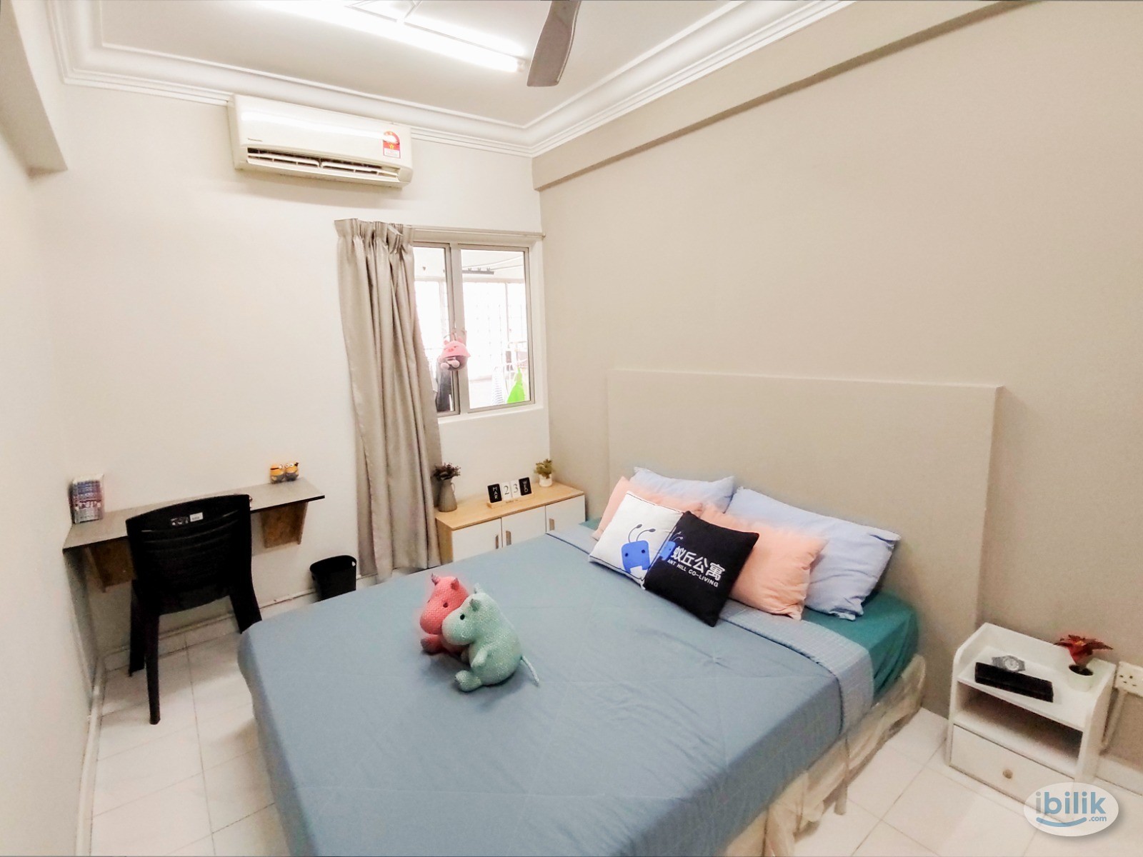 Medium Room with Aircond @ Ara Damansara ，5 Min Walk To LRT,Near to Grocery shop,Mall, Subang Airport - Image 2