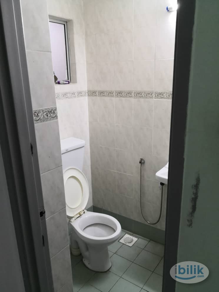 Balcony Medium Room with A/C @ Mutiara Damansara,Walk to MRT,near Ikea, Bandar Utama, TTDI - Image 3