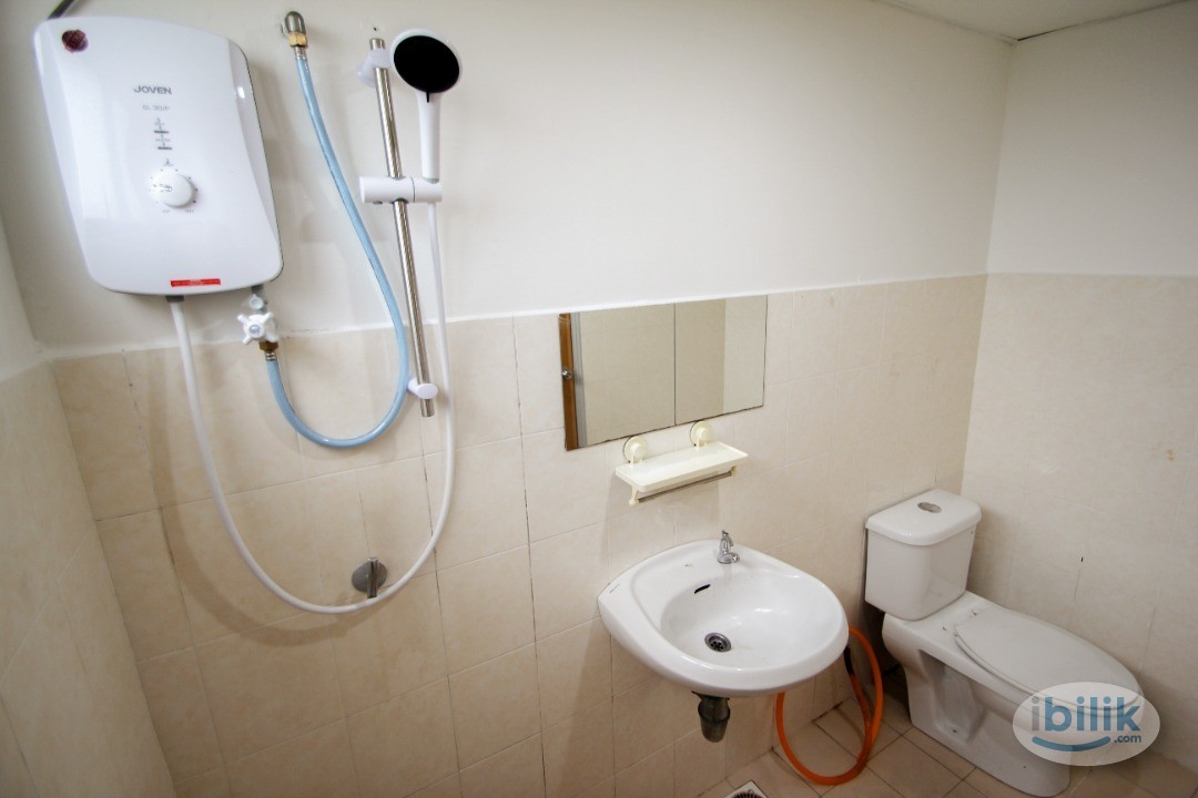 Female Unit walk to MRT !! Master Room @Kota Damansara MRT Surian,Ara Damansara , Shah Alam, Sungai Buloh - Image 2