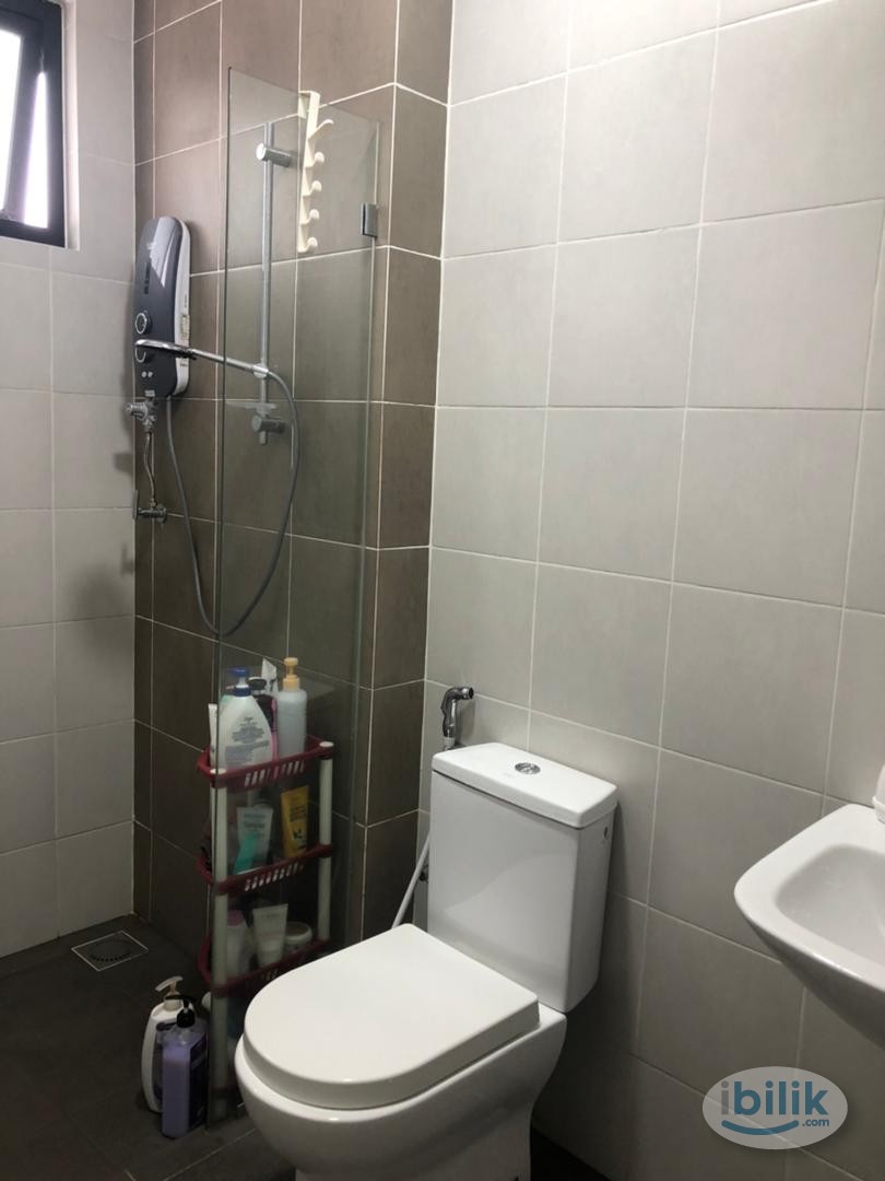 Balcony Queen bed share toilet @, Old Klang Road,Near Midvalley, Near KTM,Sri petaling , Kuchai Lama ,Bangsar - Image 3