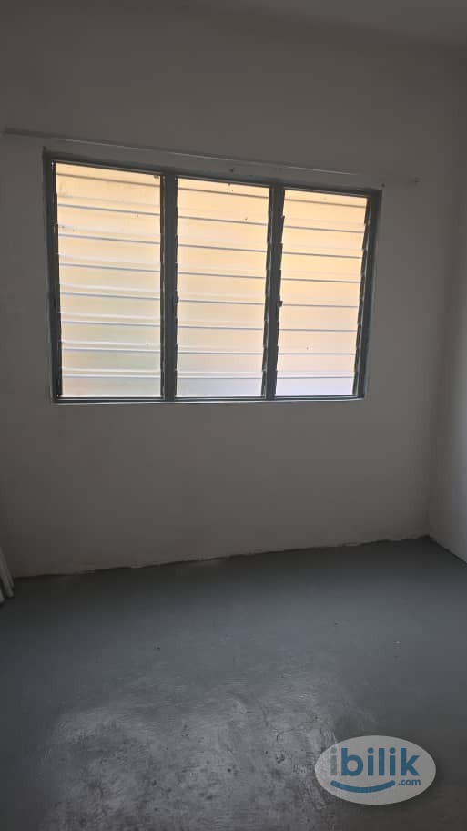 Urgent Middle Room For Rent at Taman Seri Changgang Banting - Image 3