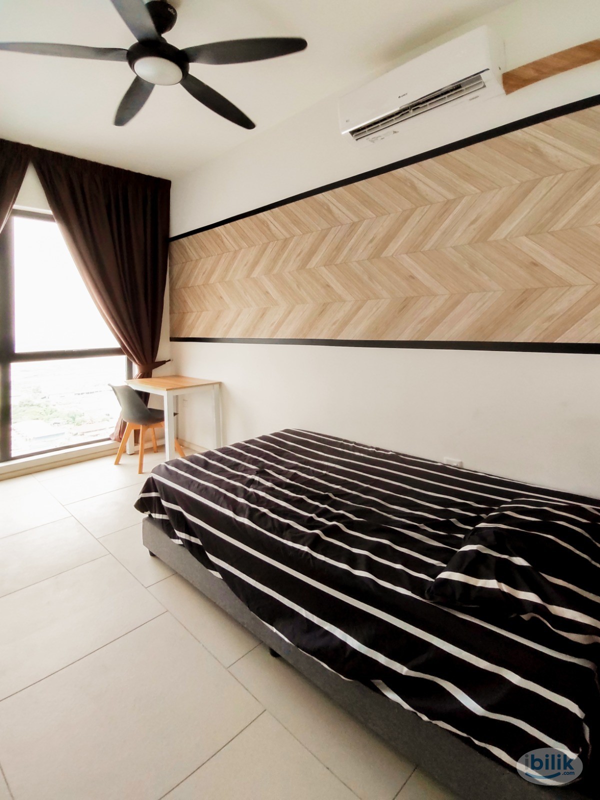 Near MRT !Queen Bed Medium Room with Window & A/C@，Sg Buloh Near KD, Kepong ,， Damansara, Segi college - Image 1