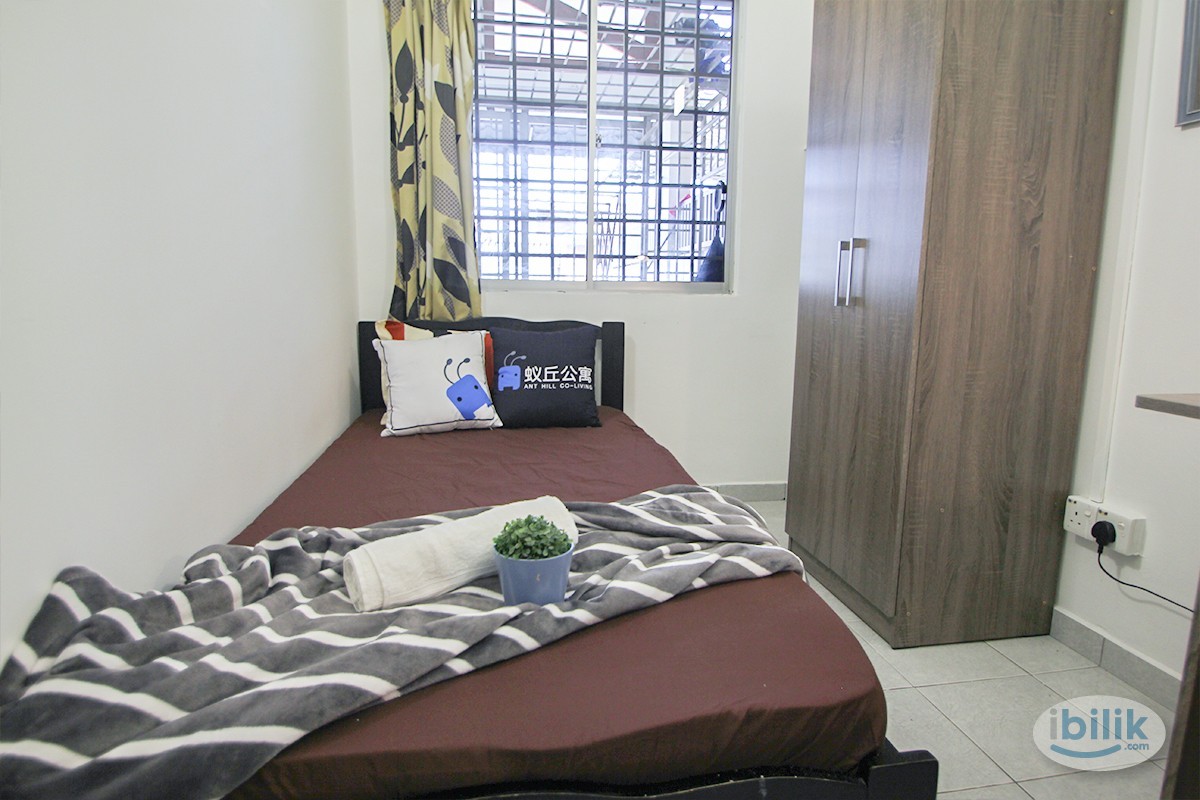 Single Room with window & ac @ Bandar Sunway ,，, Near to BRT ,Taylor , Monash , Inti, Subang Airport - Image 1