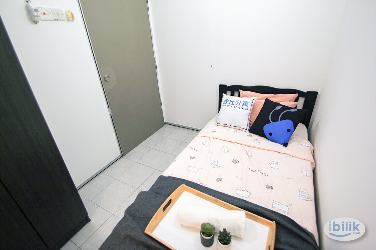 Single Room with window & ac @ Bandar Sunway ,,Near to BRT ,， Taylor , Monash , Inti, Subang Airport - Image 1